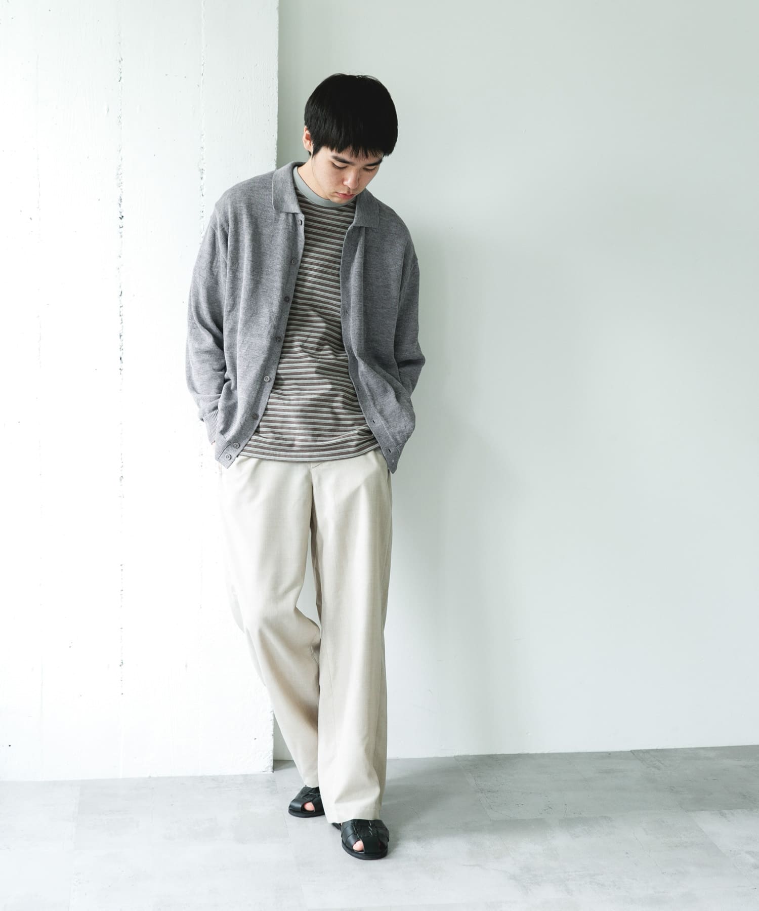 GRAY