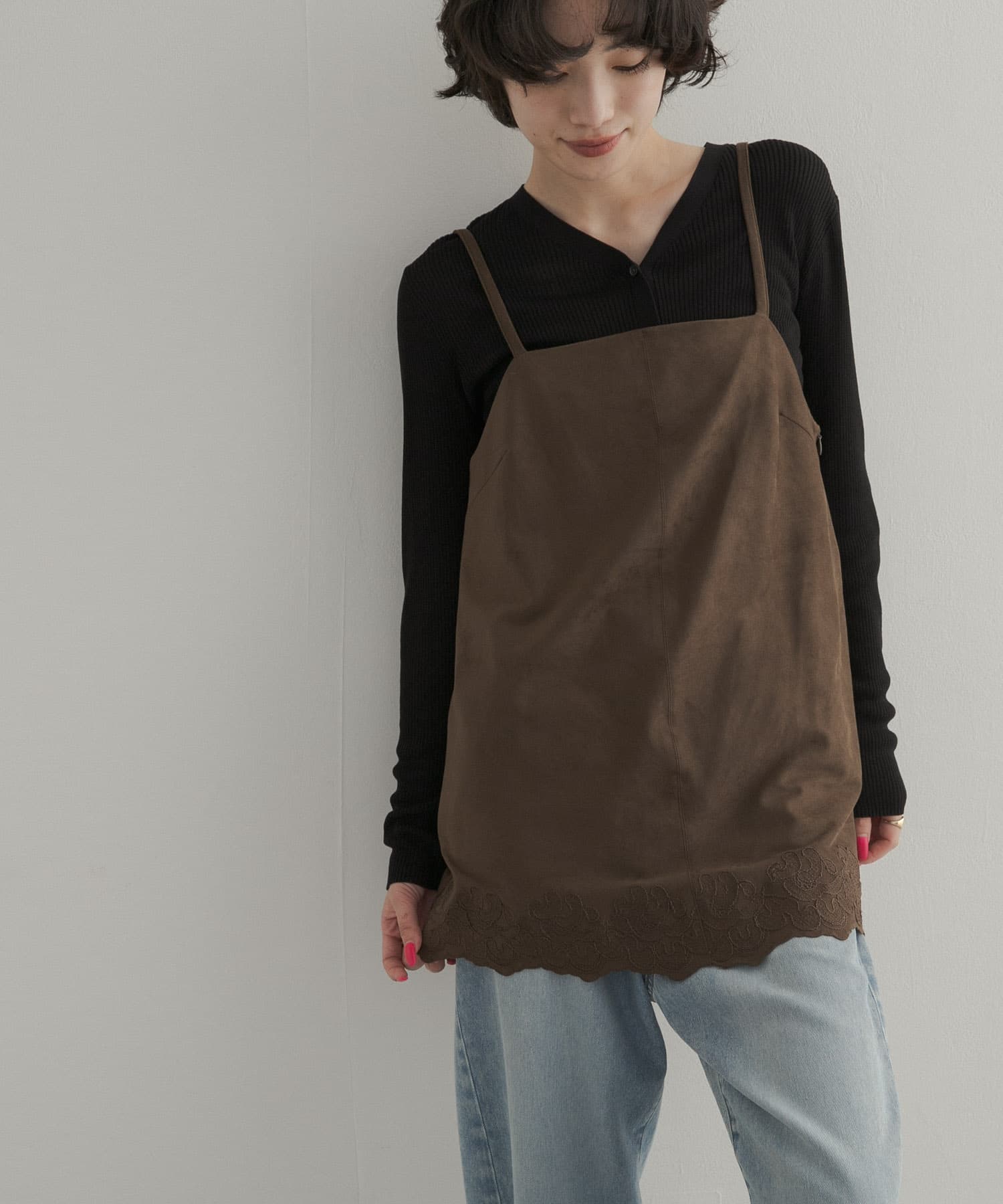 ヘム刺繍スエードライクキャミソール(Free CAMEL): トップス｜URBAN
