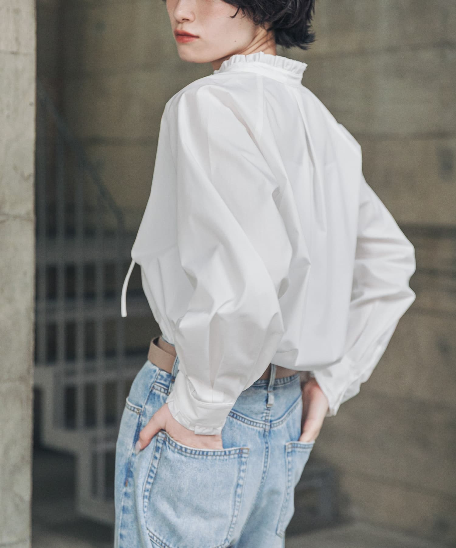 OFF WHITE