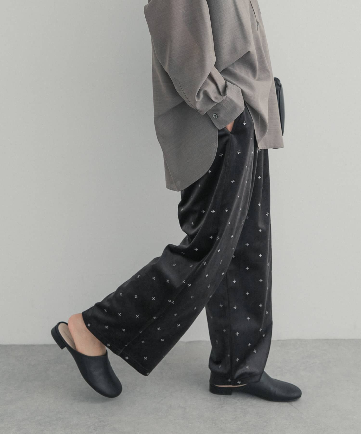 刺繍ベロアイージーパンツ 26AW(Free BLACK): ボトム｜URBAN RESEARCH