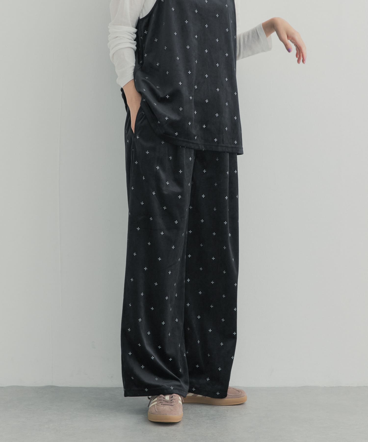 刺繍ベロアイージーパンツ 26AW(Free BLACK): ボトム｜URBAN RESEARCH