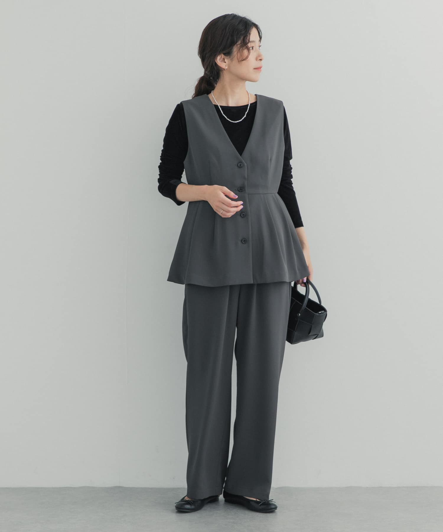 AMOMENTO SCOOP NECK TWO WAY VEST(0 BEIGE): トップス｜URBAN