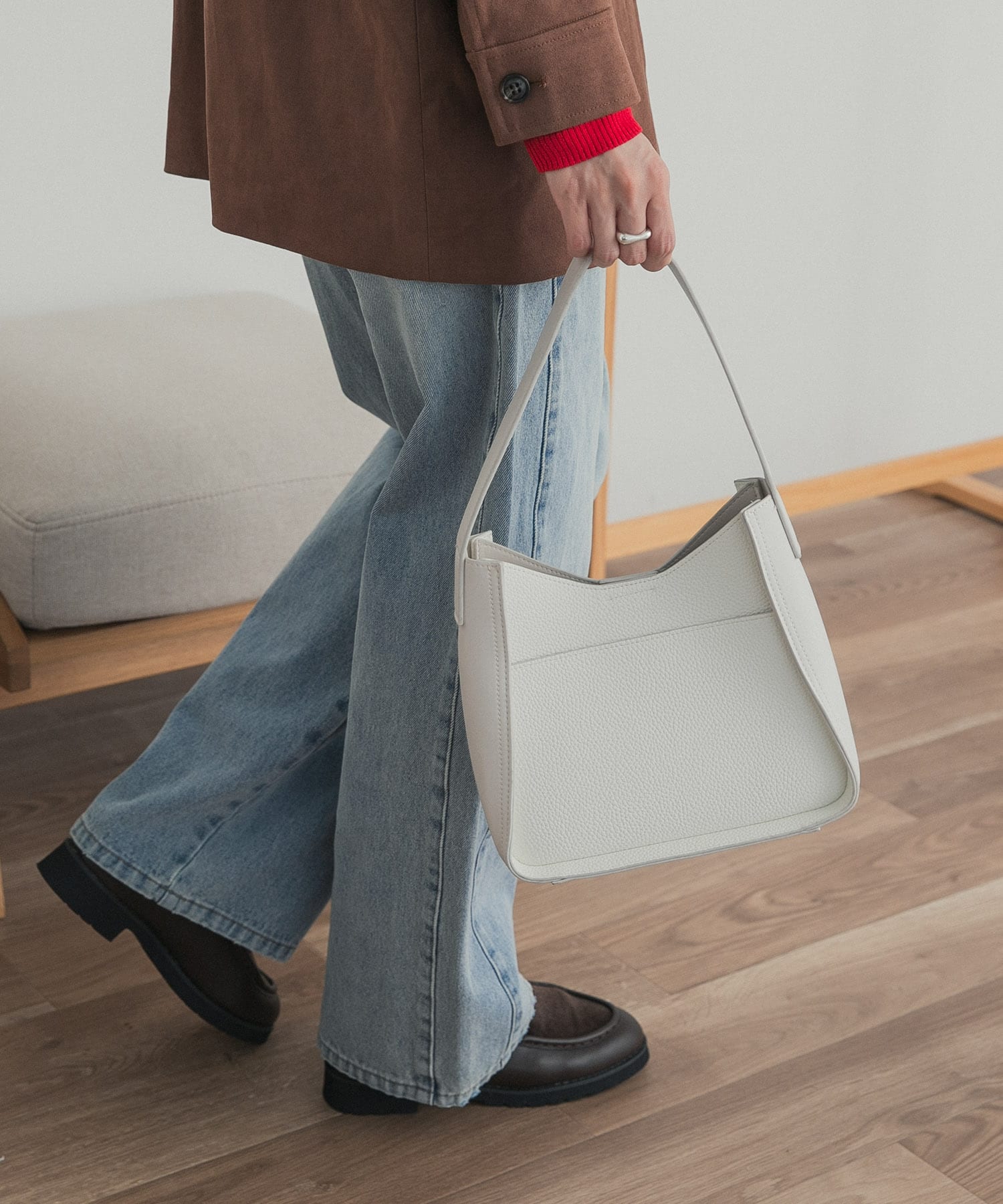 OFF WHITE