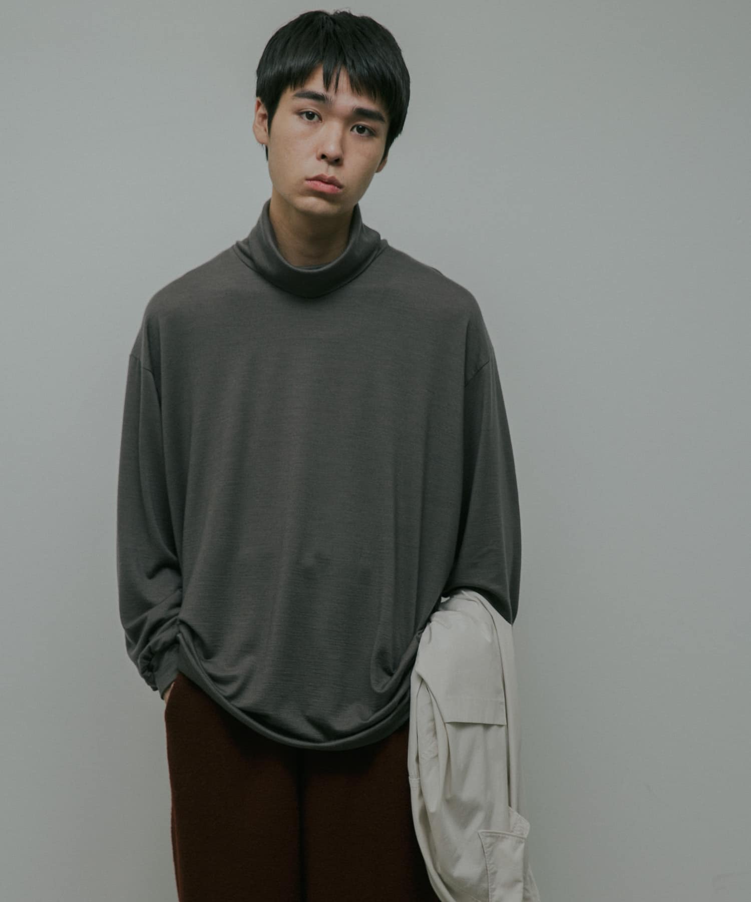 DARK TAUPE