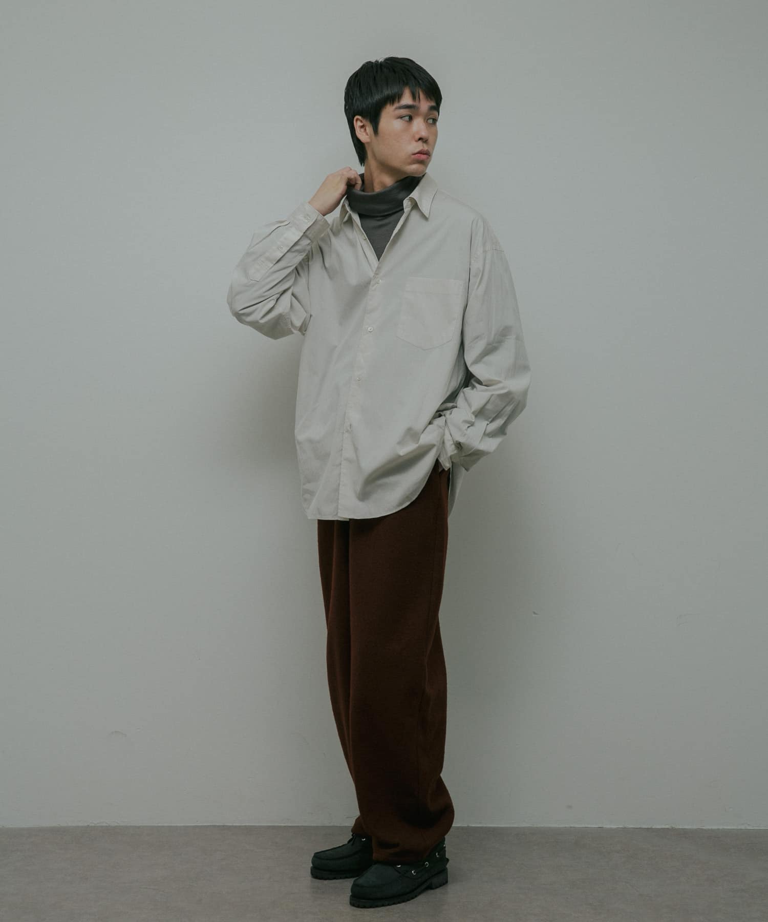 DARK TAUPE