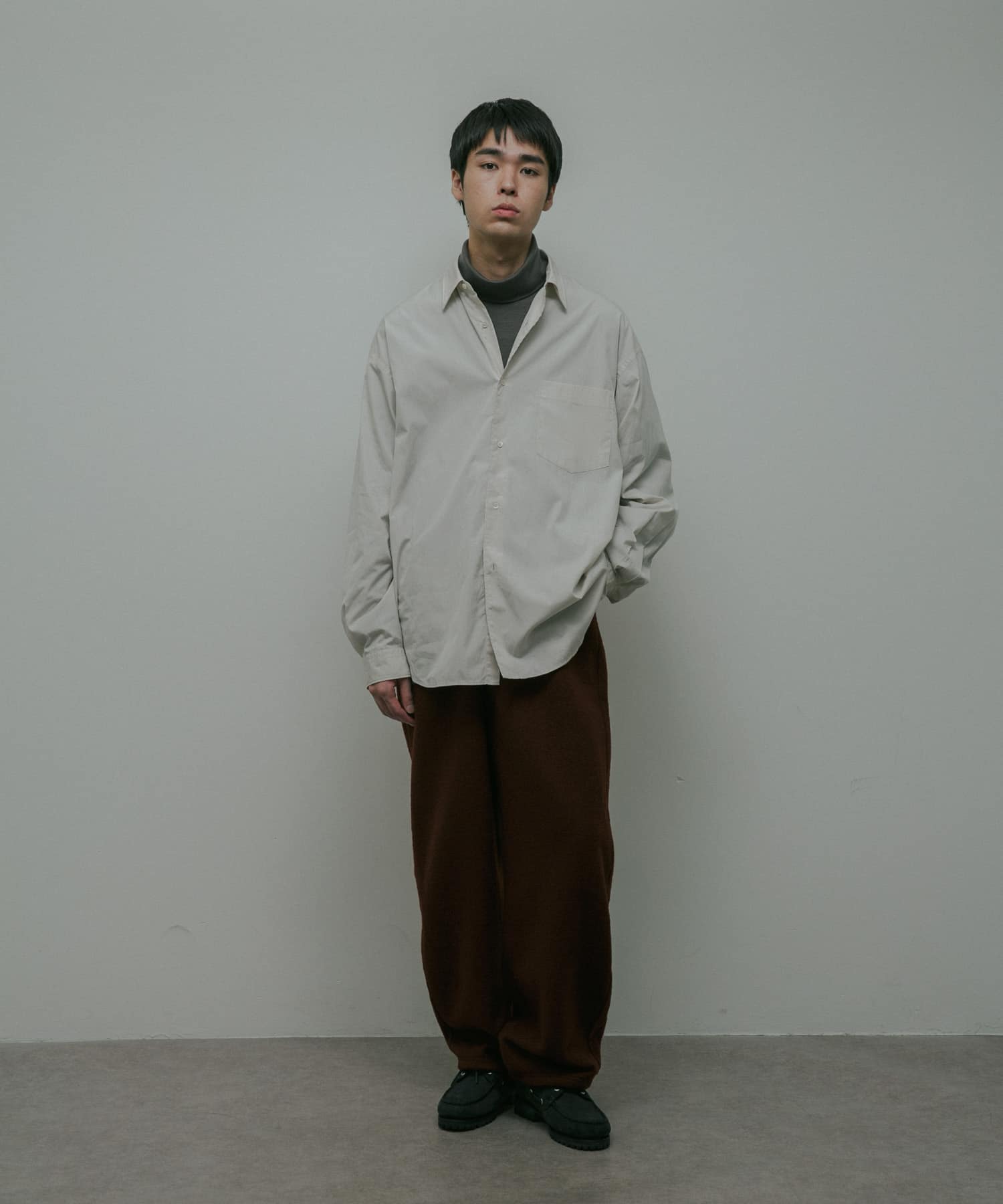 DARK TAUPE