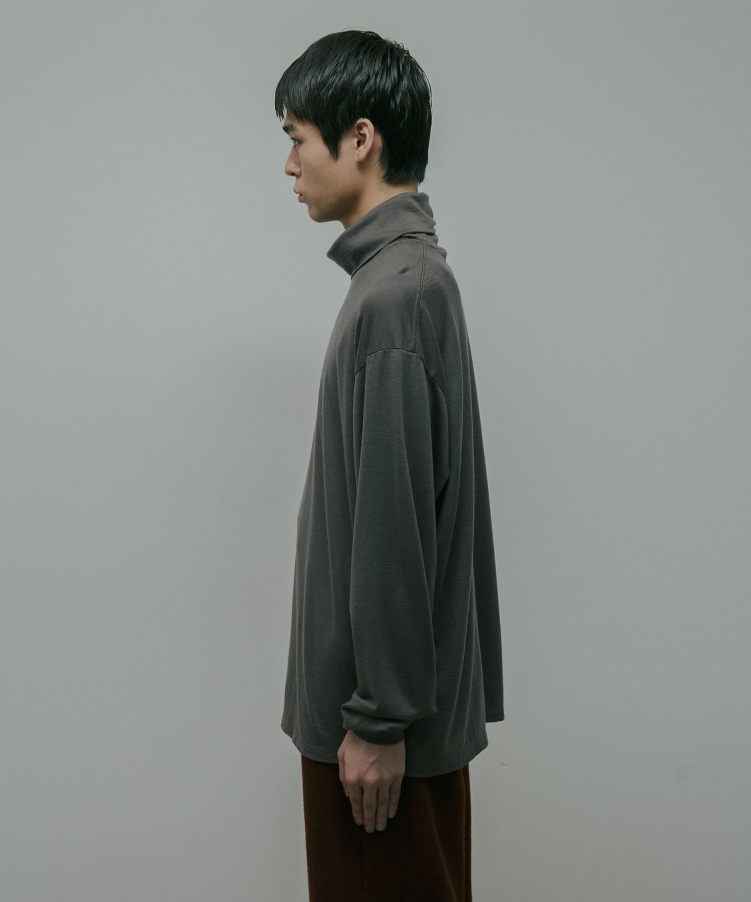 DARK TAUPE