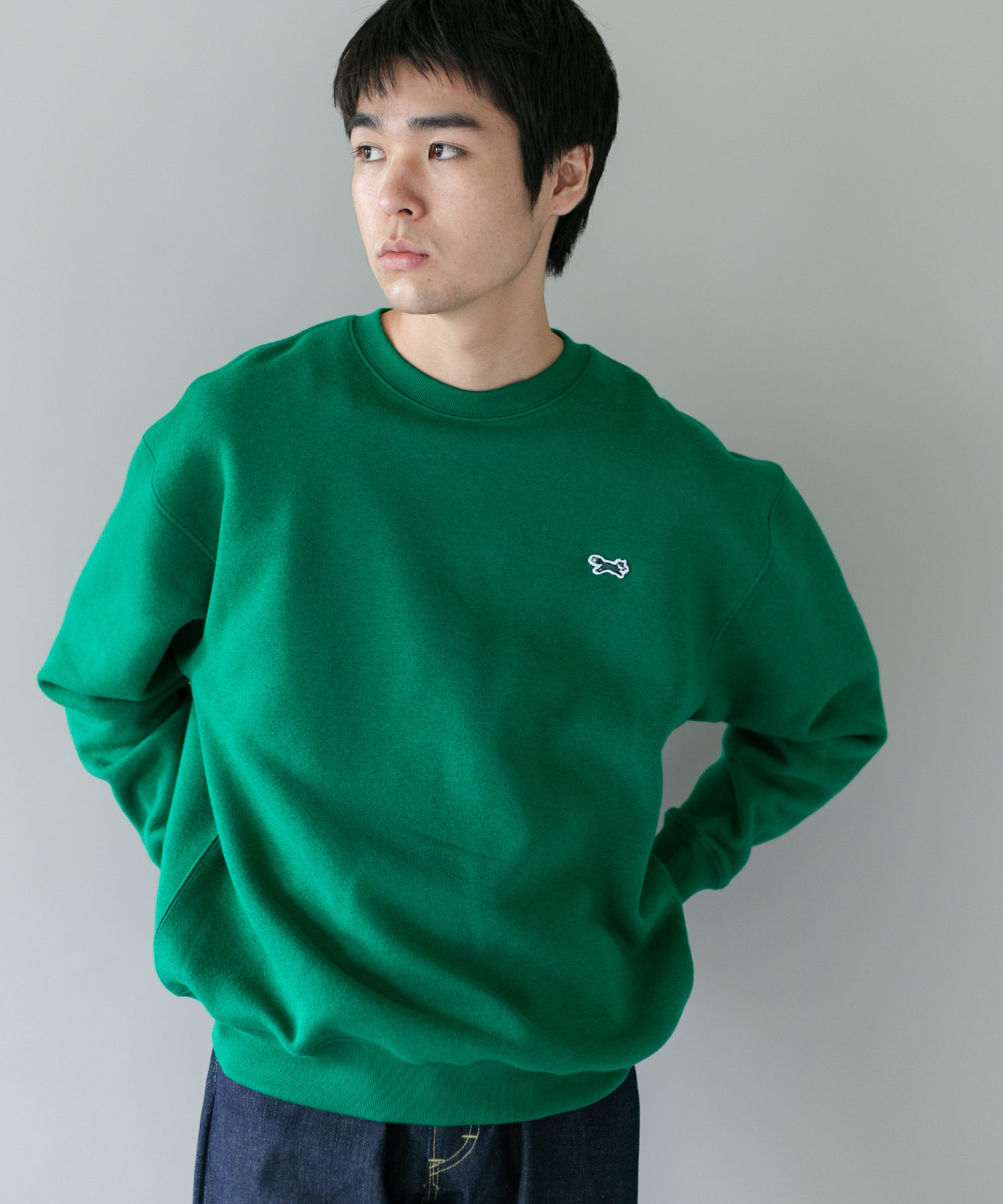 GREEN