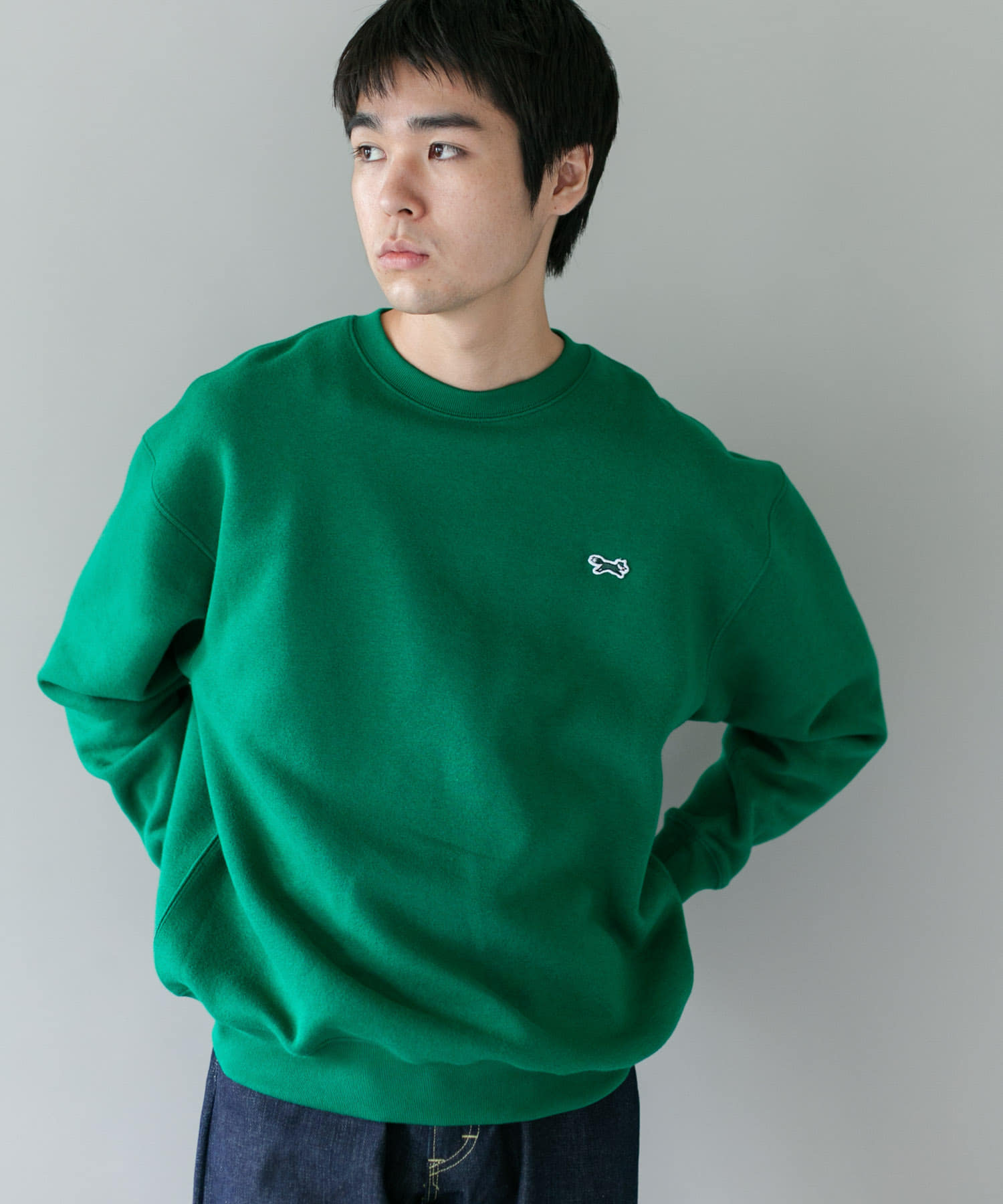 GREEN
