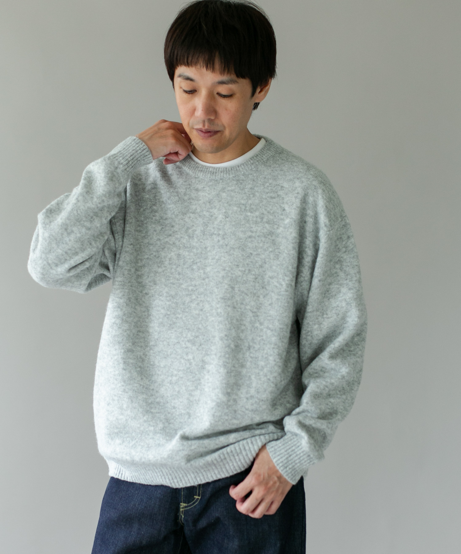 GRAY