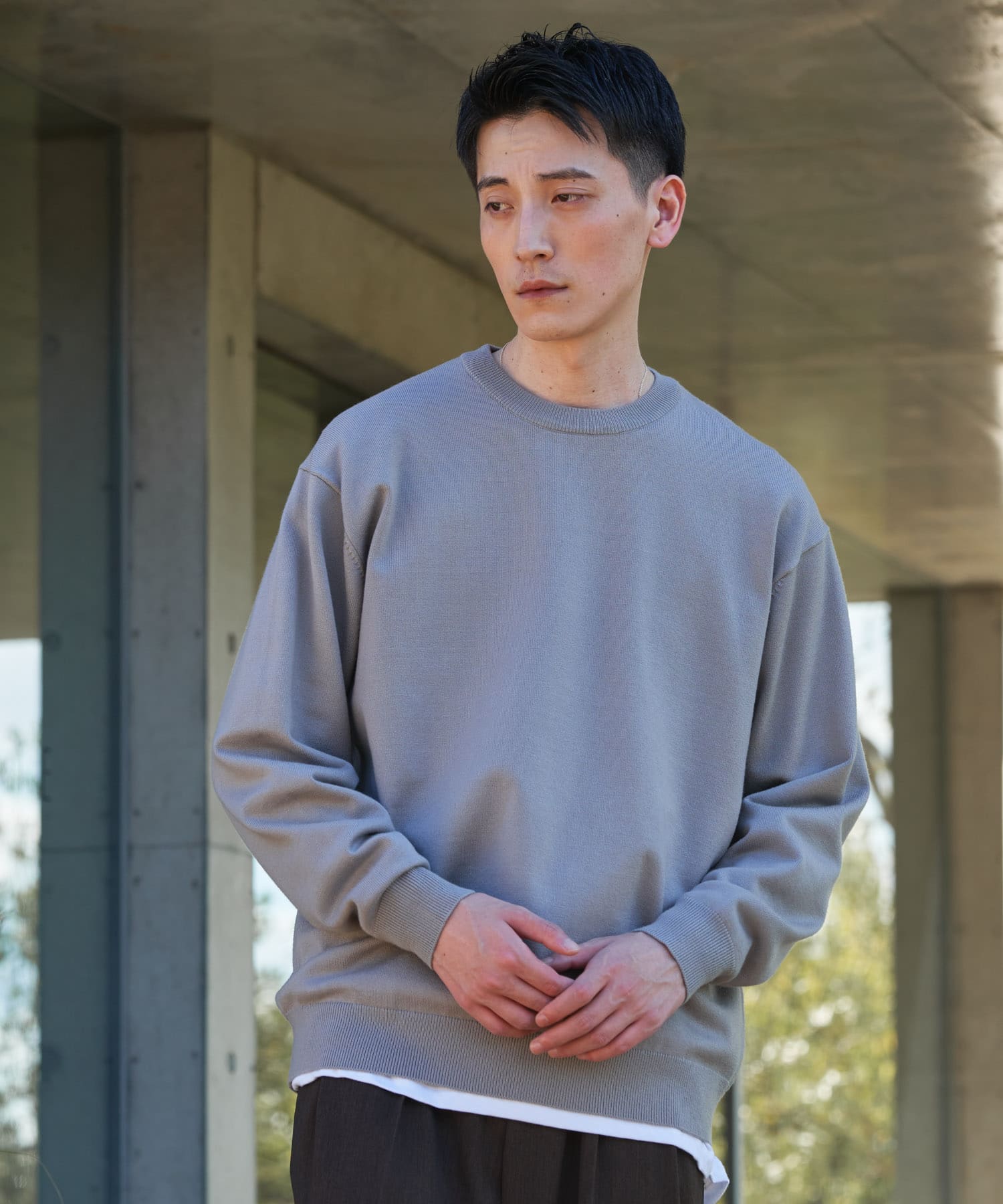 GRAY