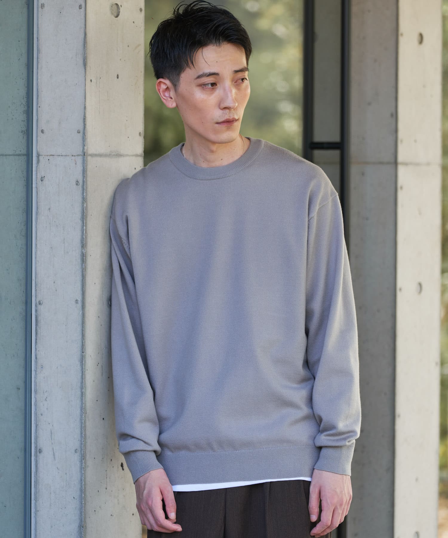 GRAY