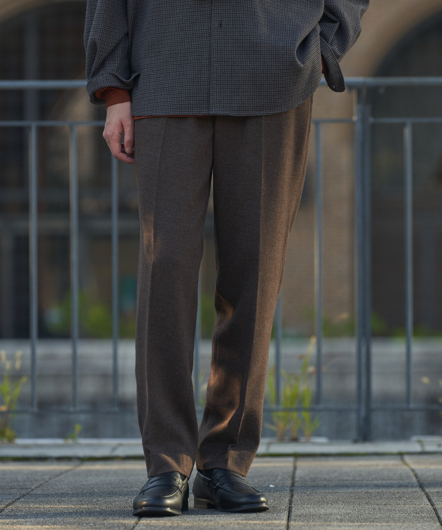 TOP BROWN