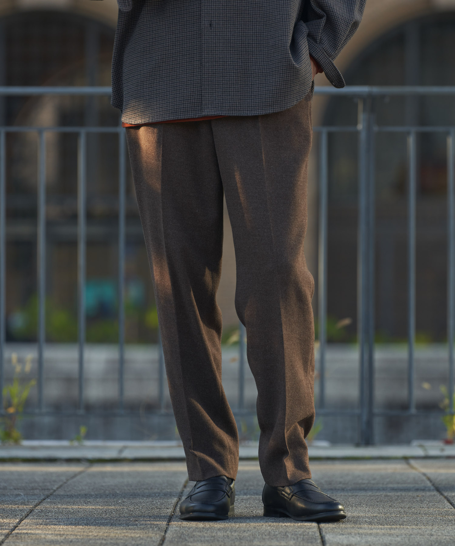 TOP BROWN