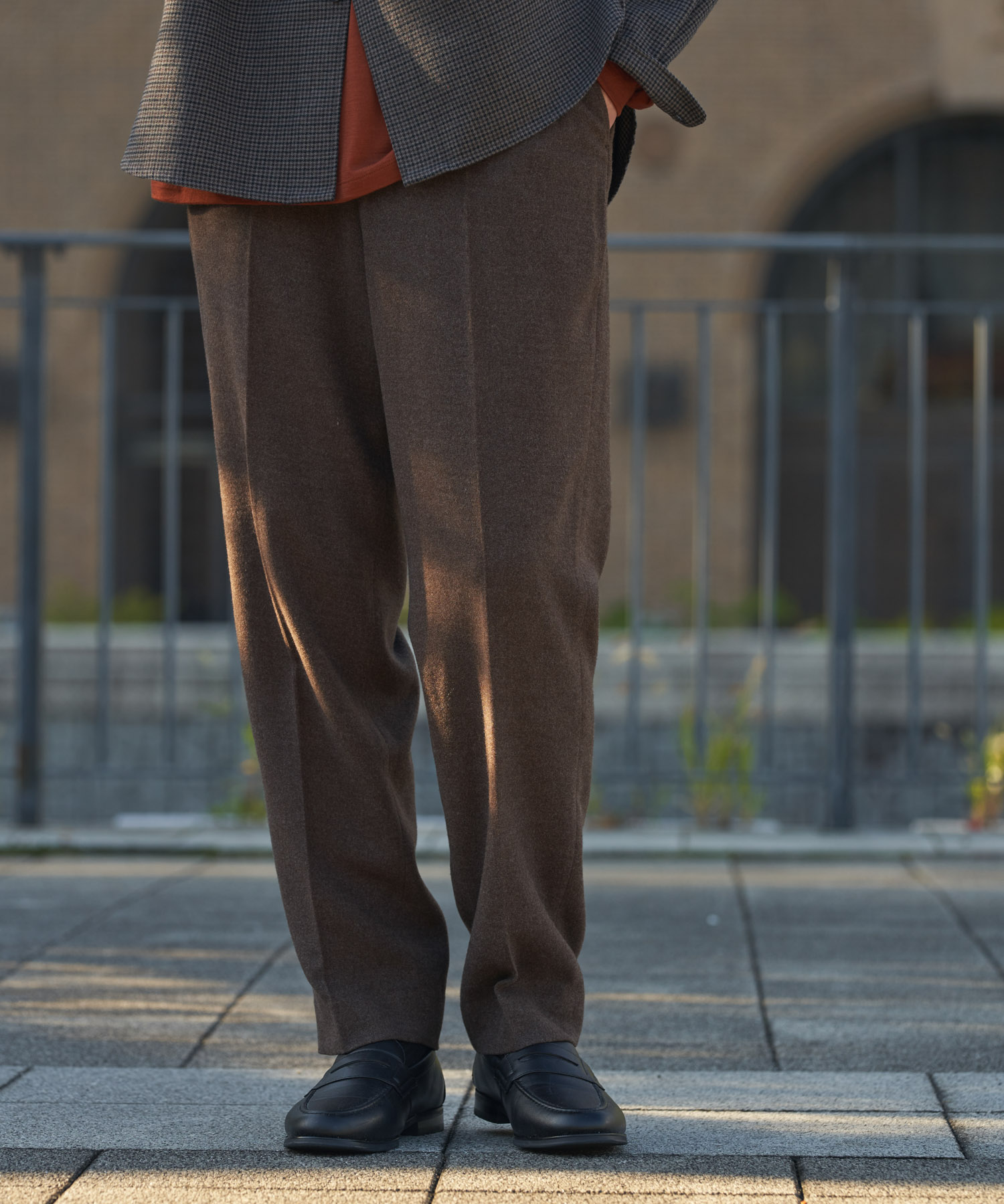 TOP BROWN