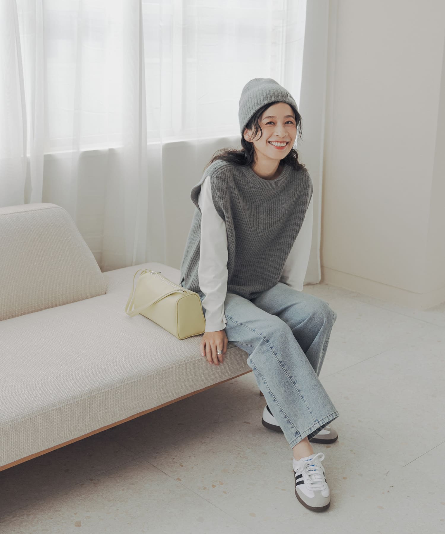 GRAY