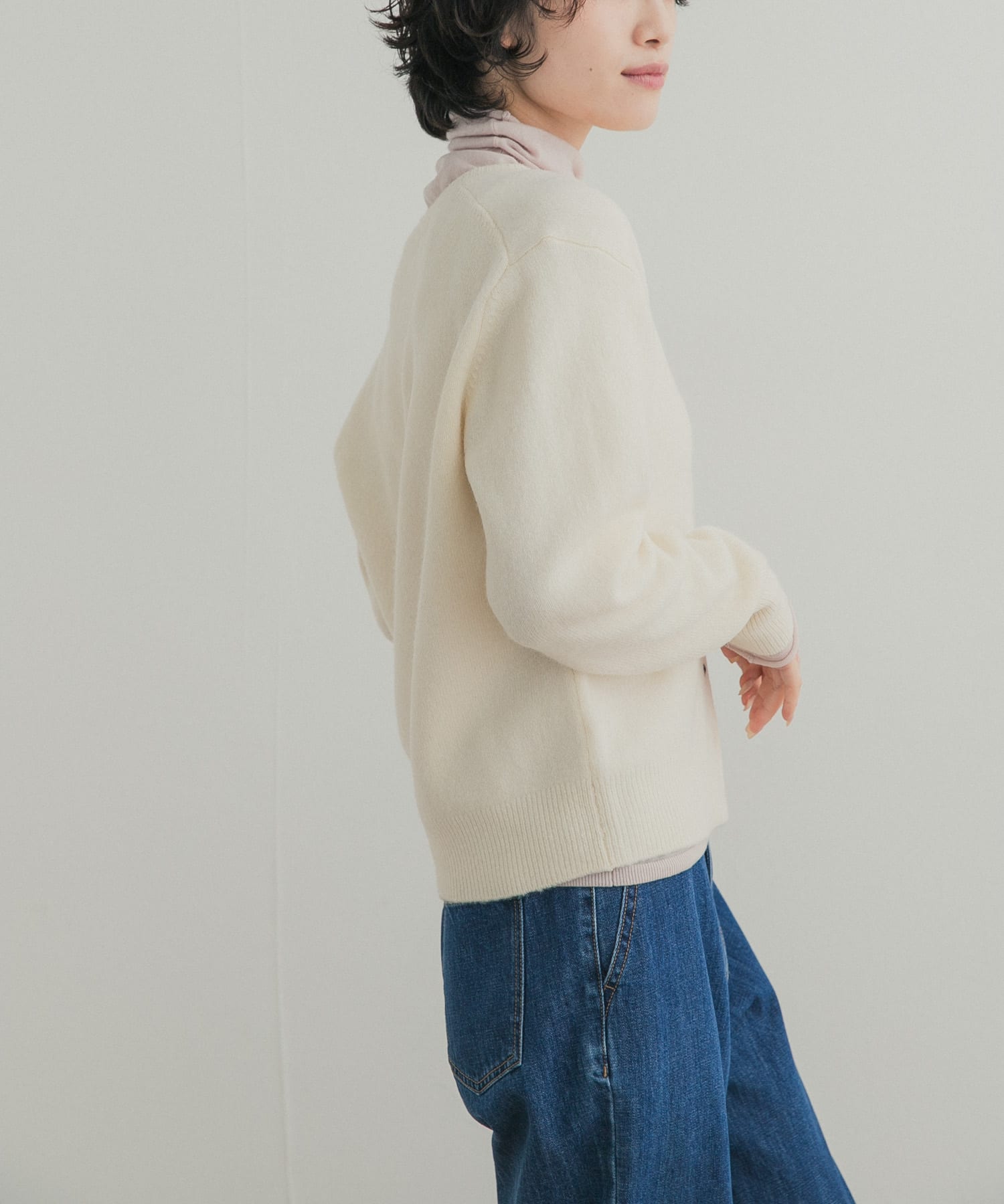 OFF WHITE