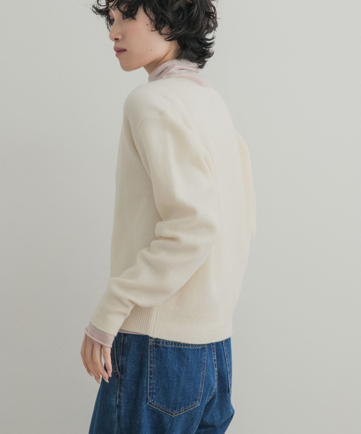 OFF WHITE