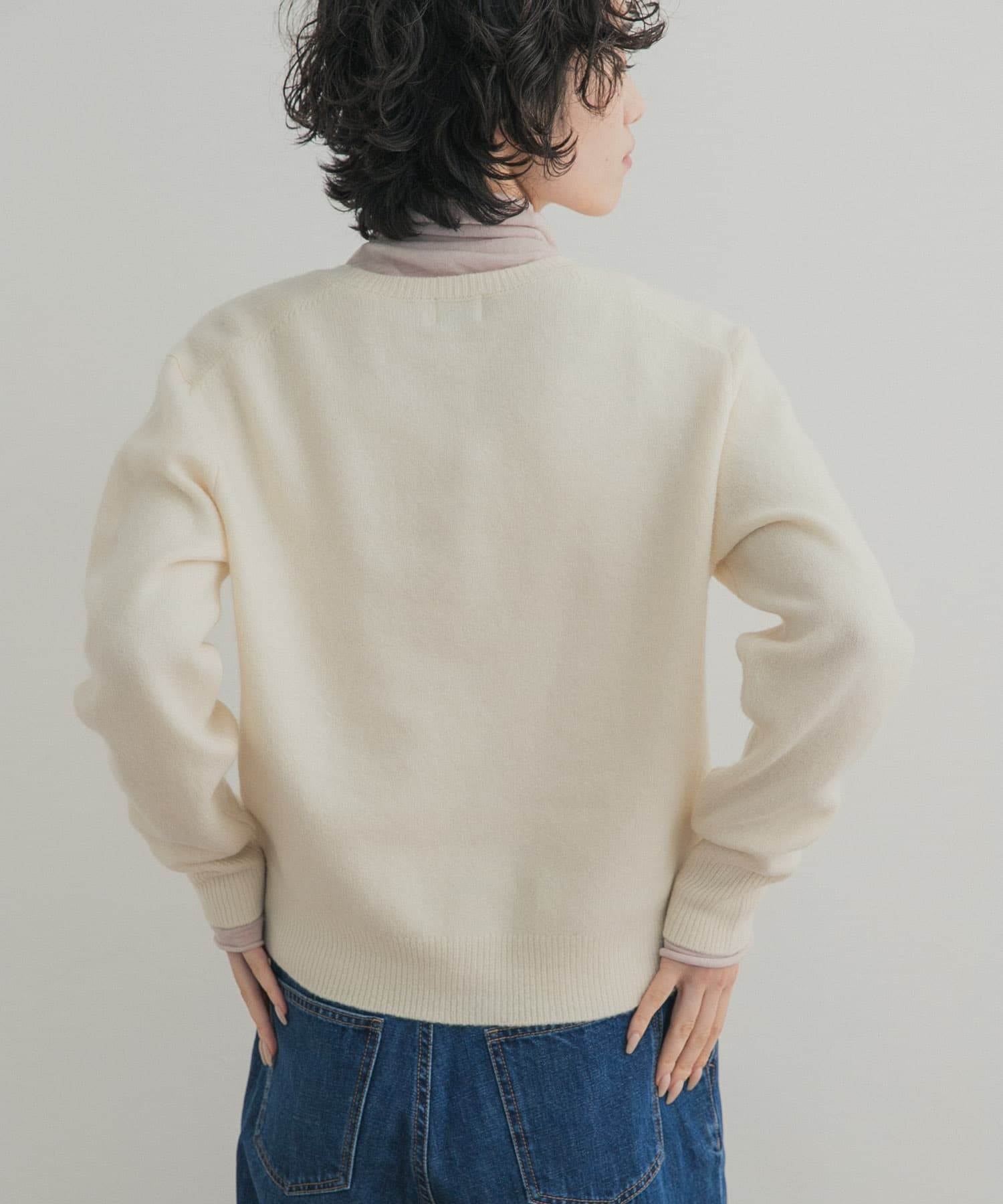 OFF WHITE