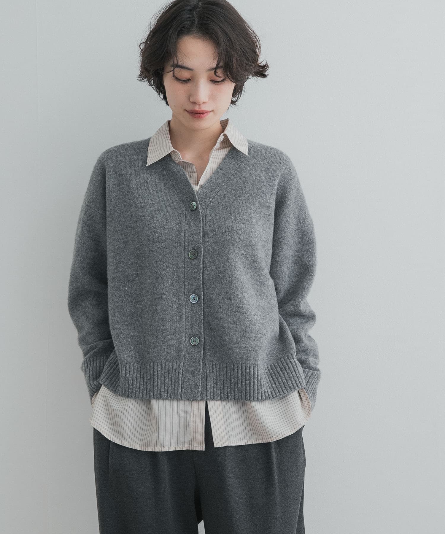 GRAY