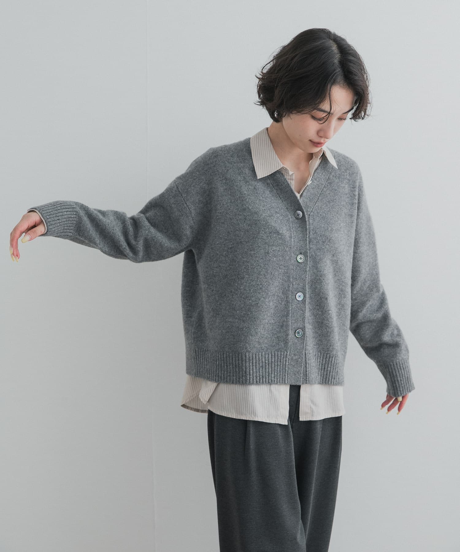 GRAY