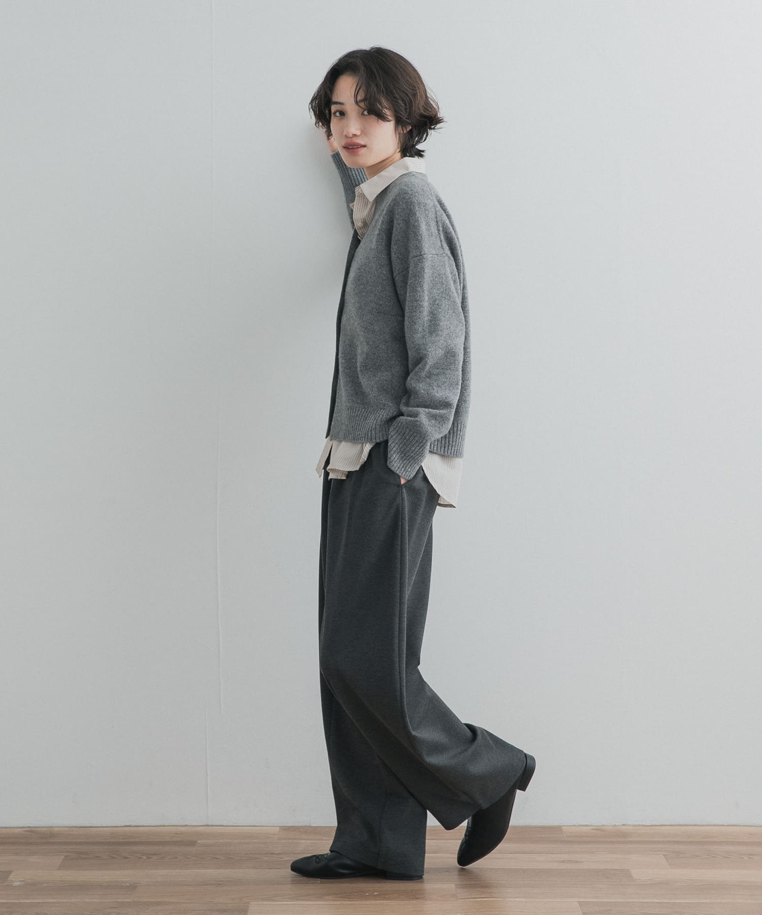 GRAY