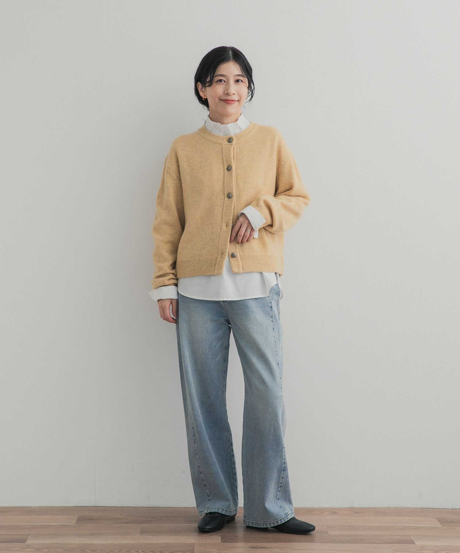OFF WHITE