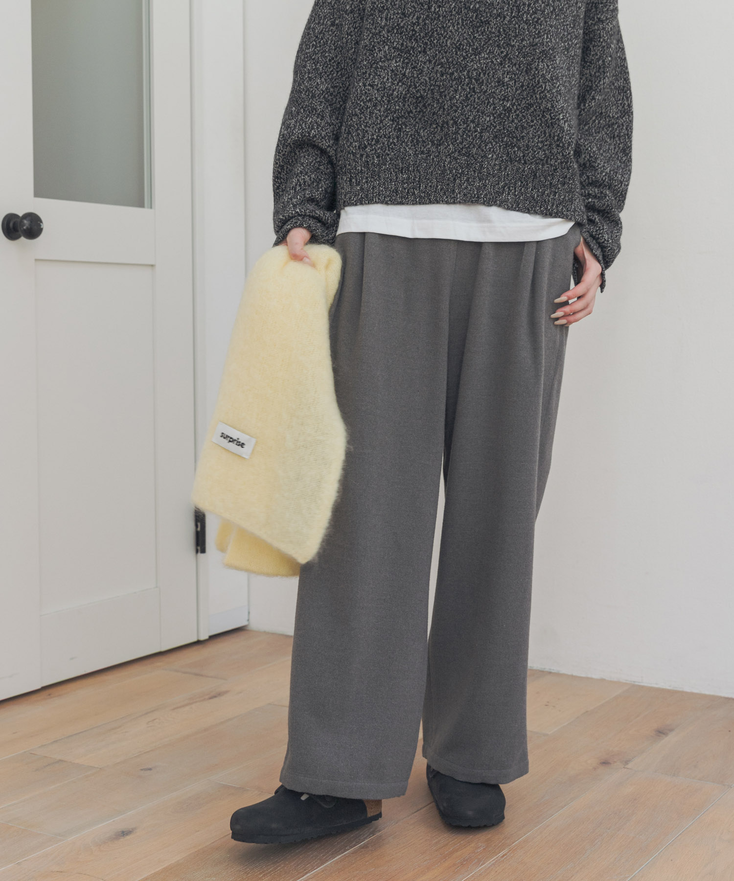 GRAY
