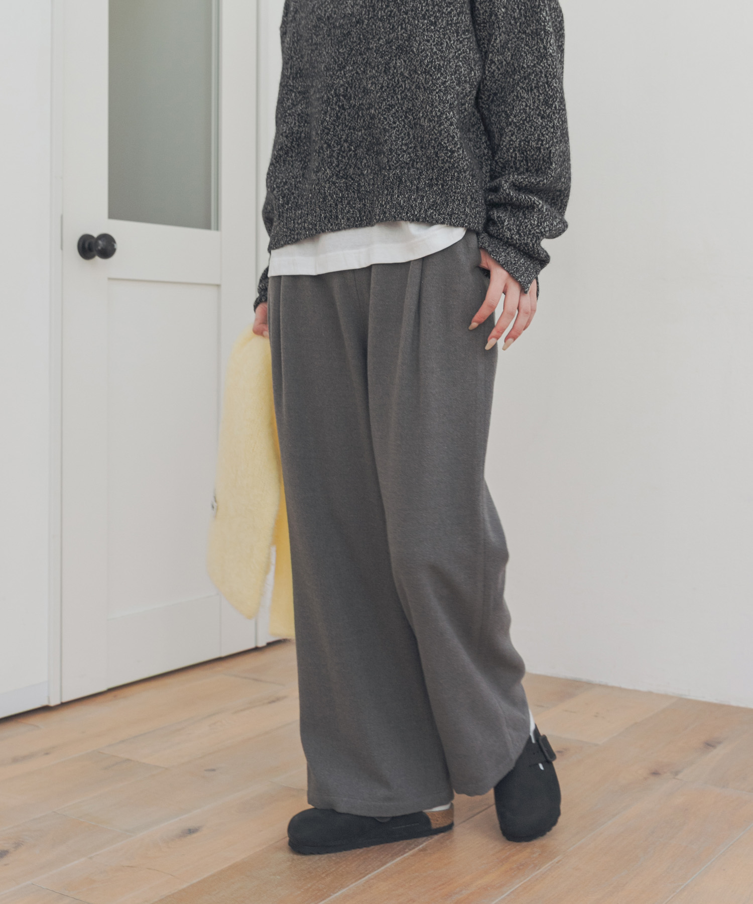 GRAY