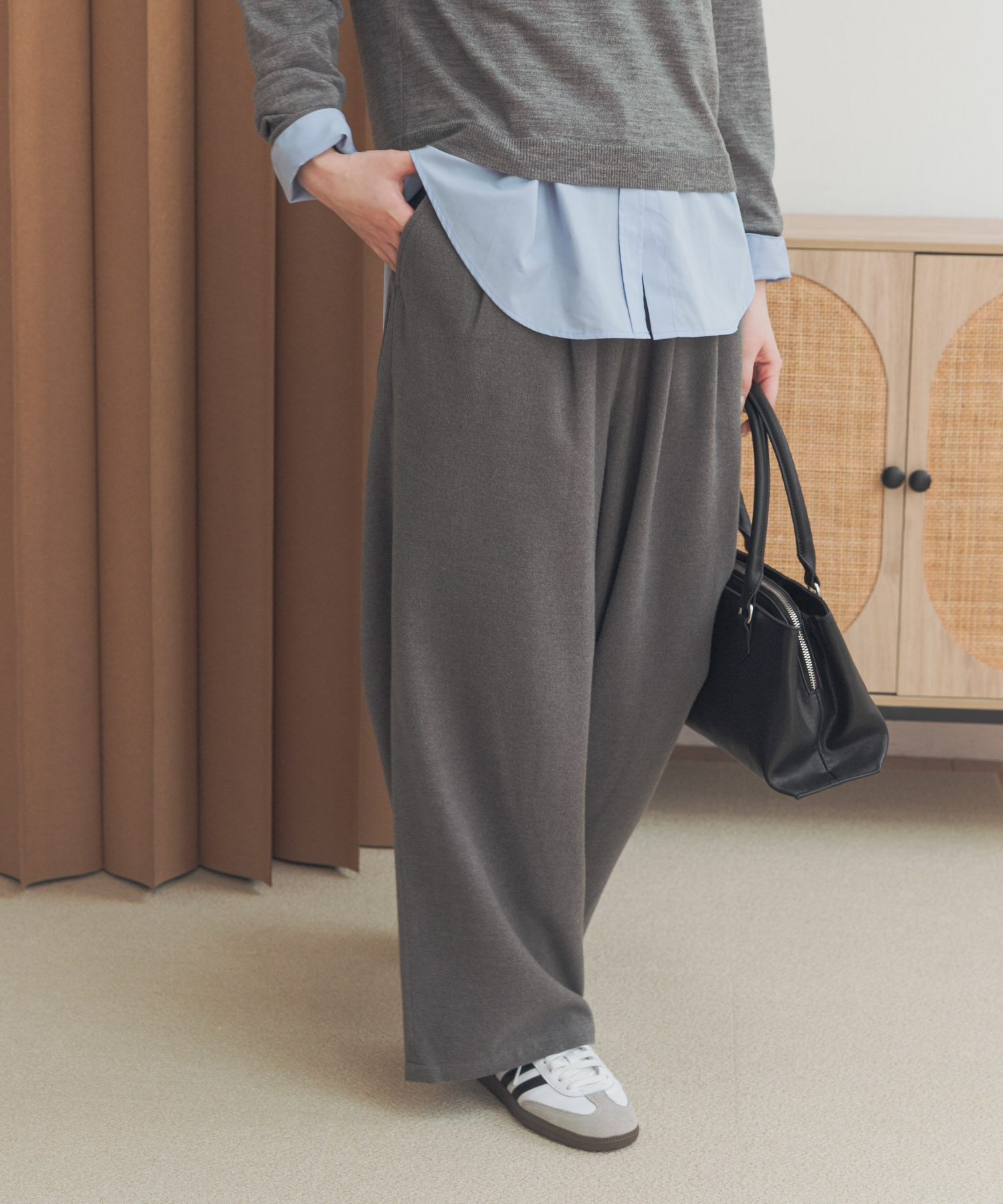GRAY
