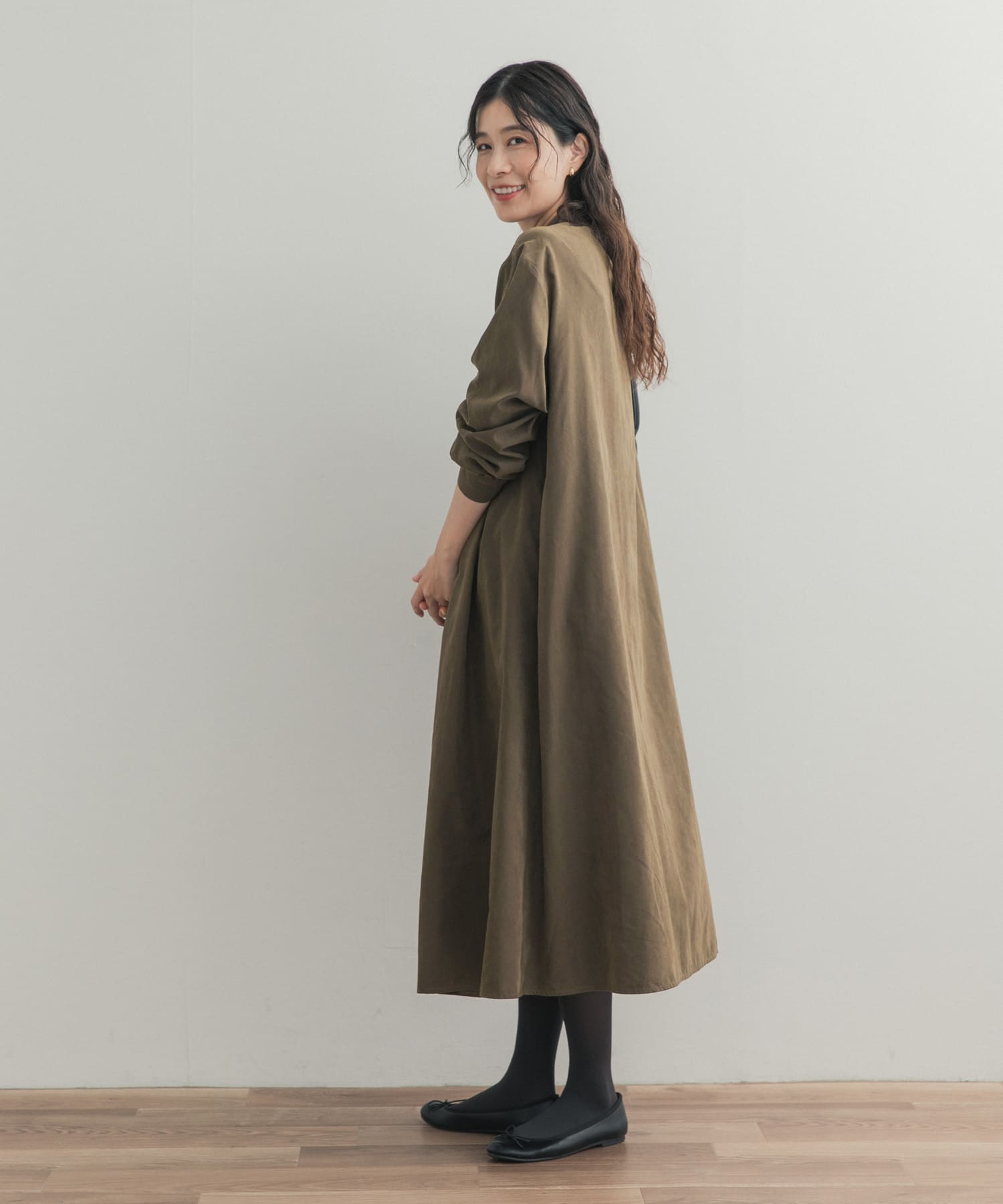 KHAKI