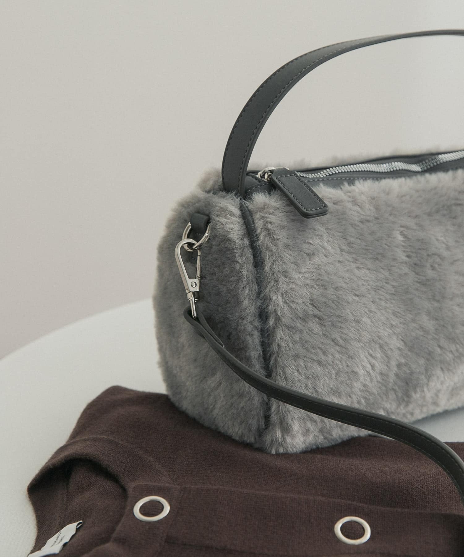 GRAY