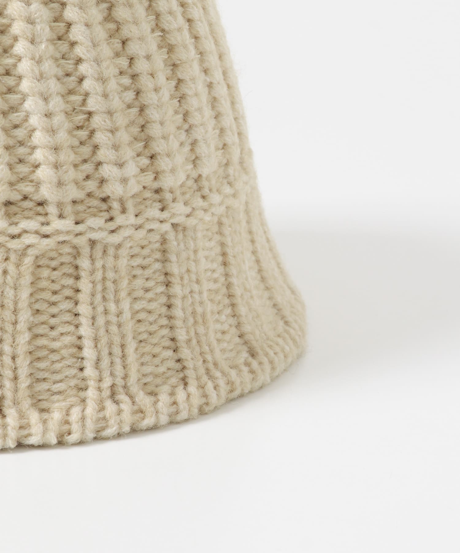 L.BEIGE
