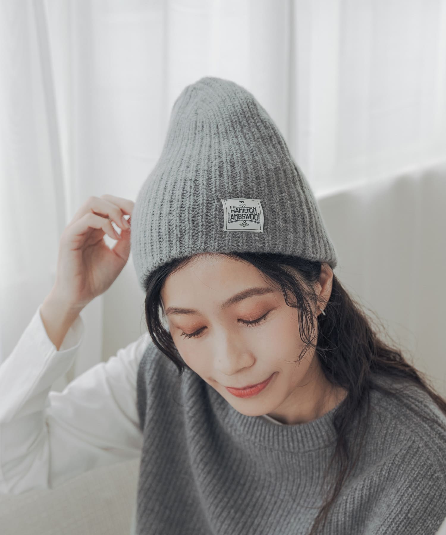 GRAY
