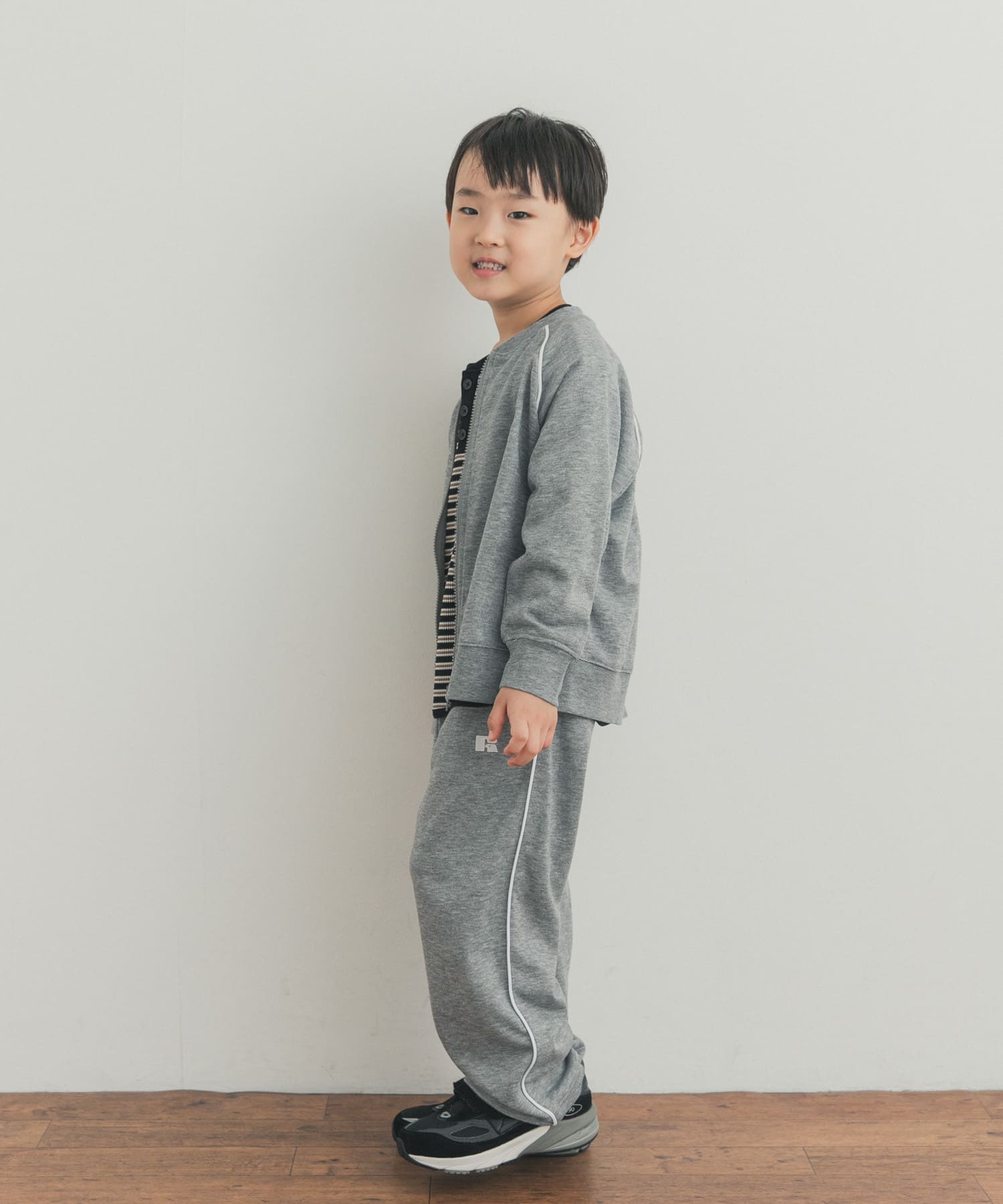 TOP GRAY