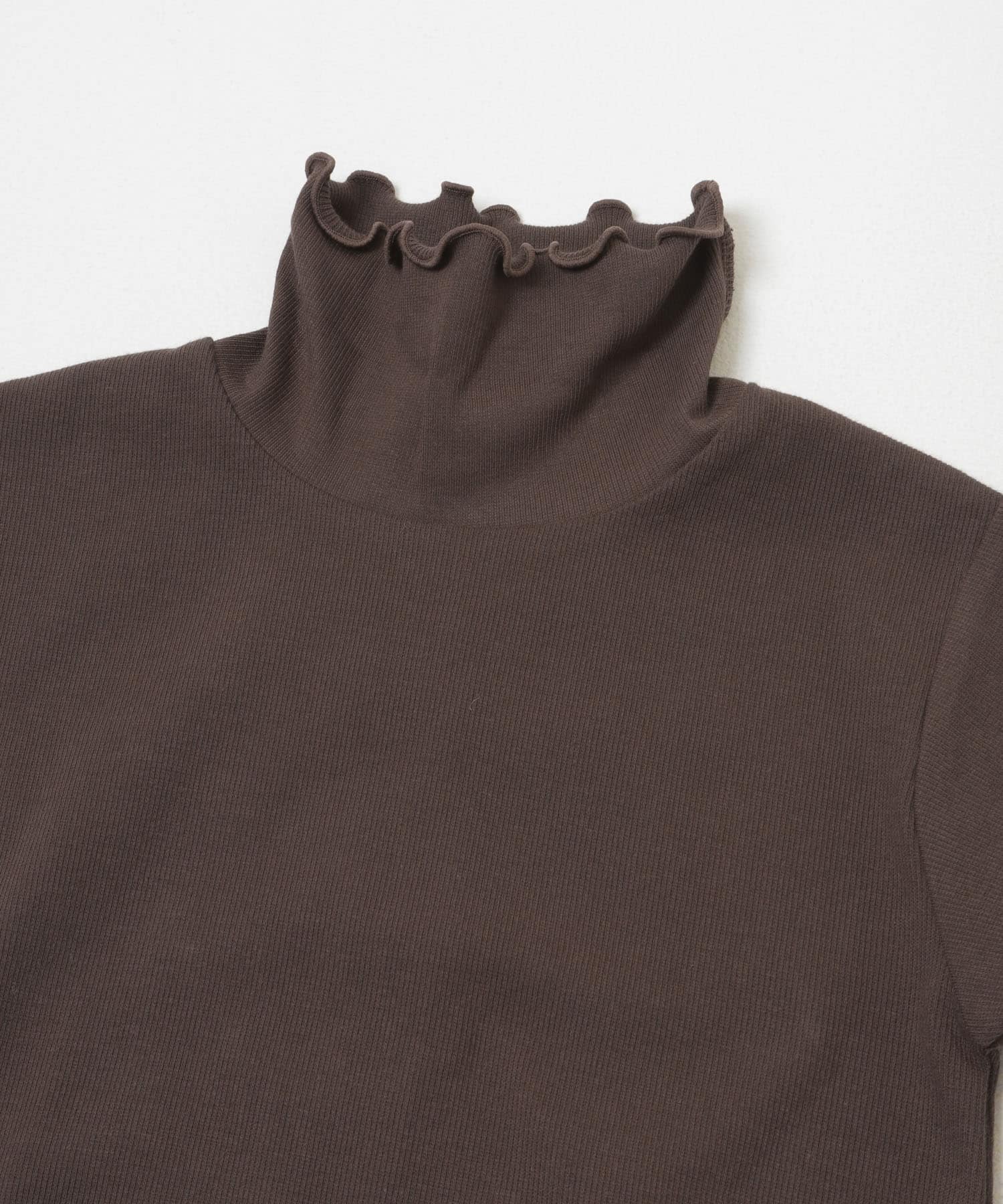 BROWN×IVO
