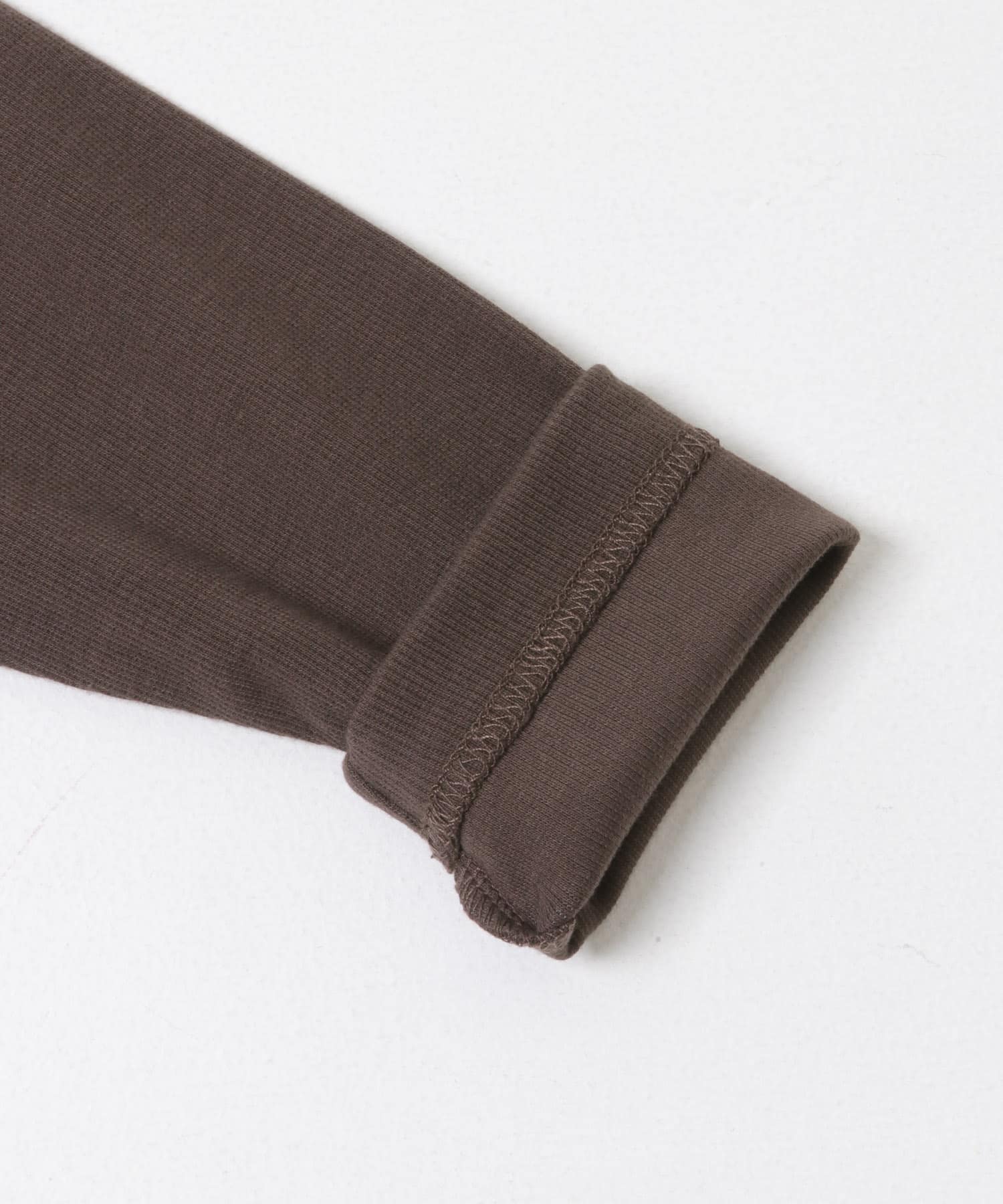 BROWN×IVO