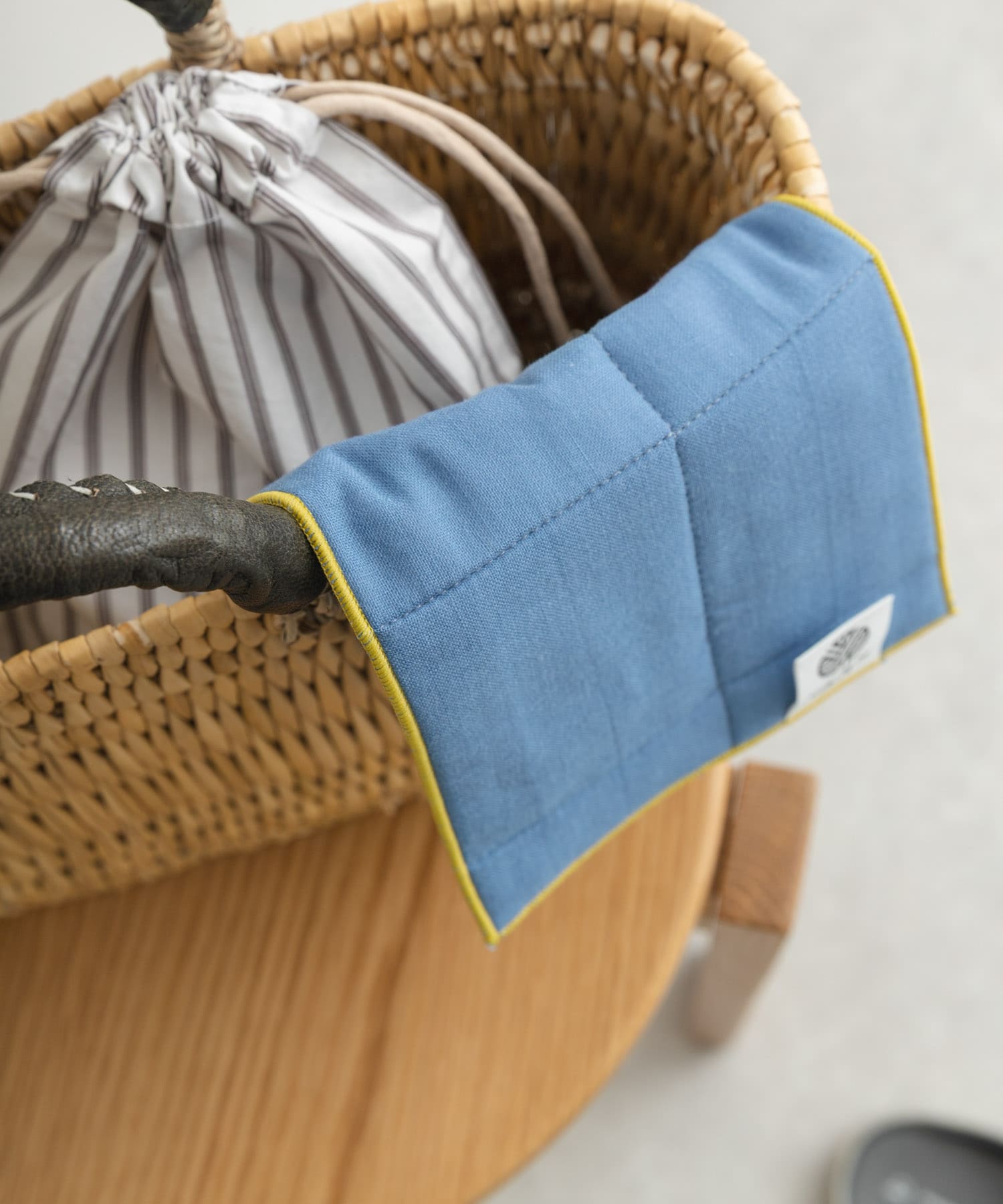 YARN HOME　UKIHA ハンカチ ハーフ Indigo -