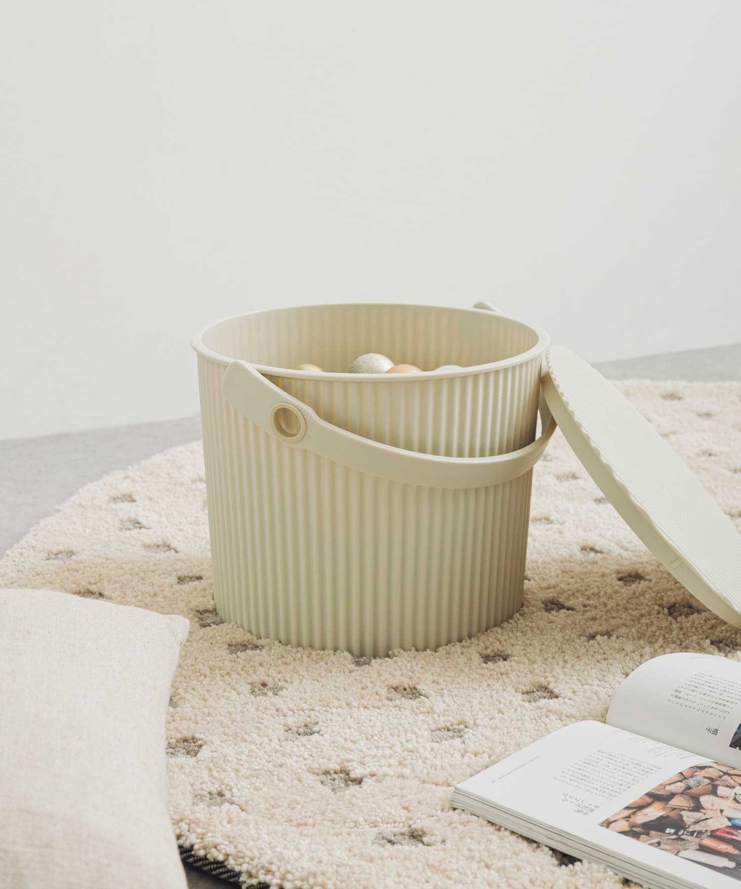 PALE BEIGE