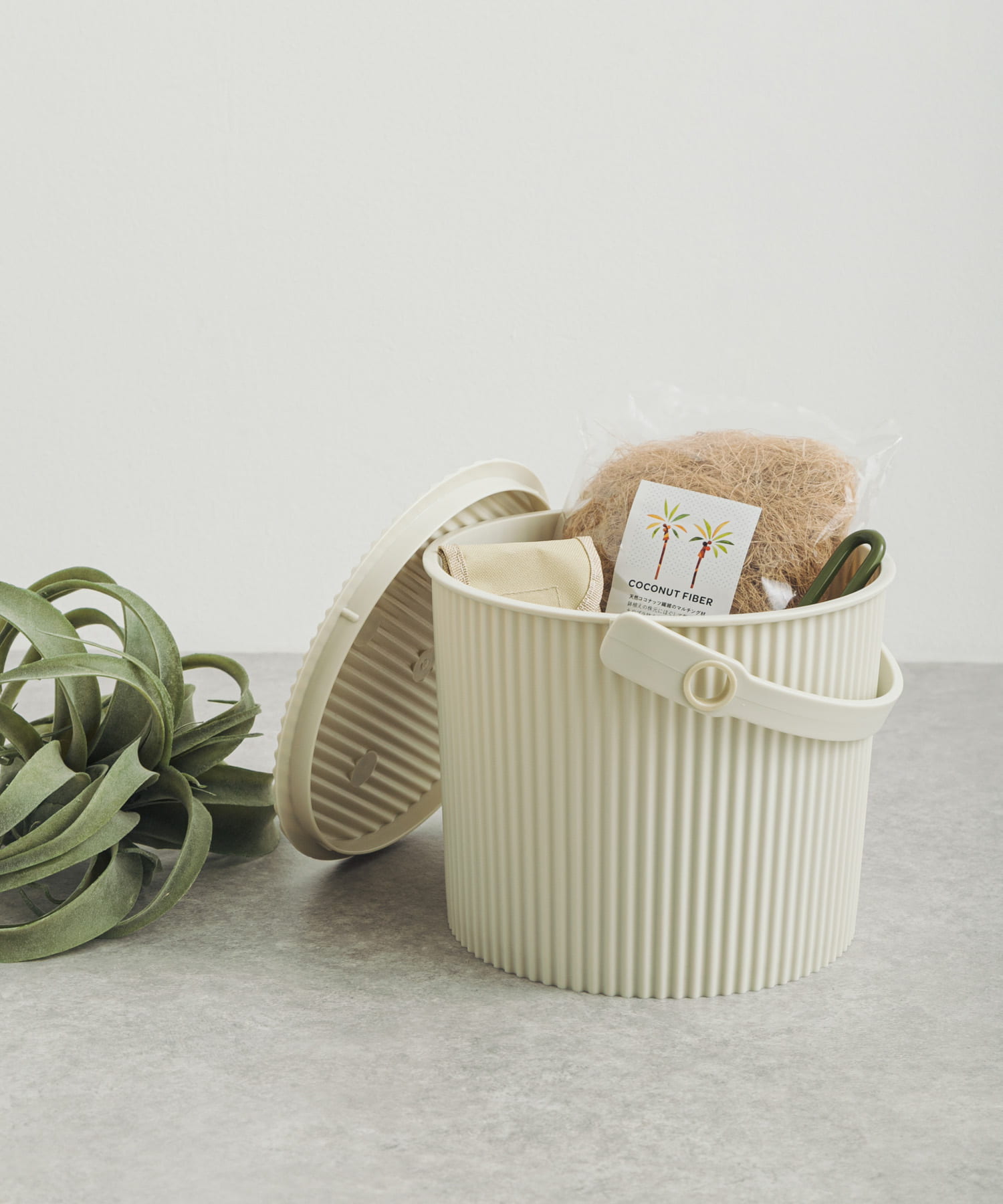 PALE BEIGE
