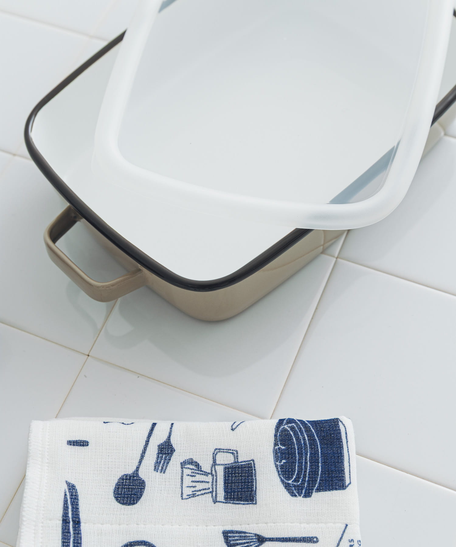 365methods　ホーローオーブンディッシュ 浅型M