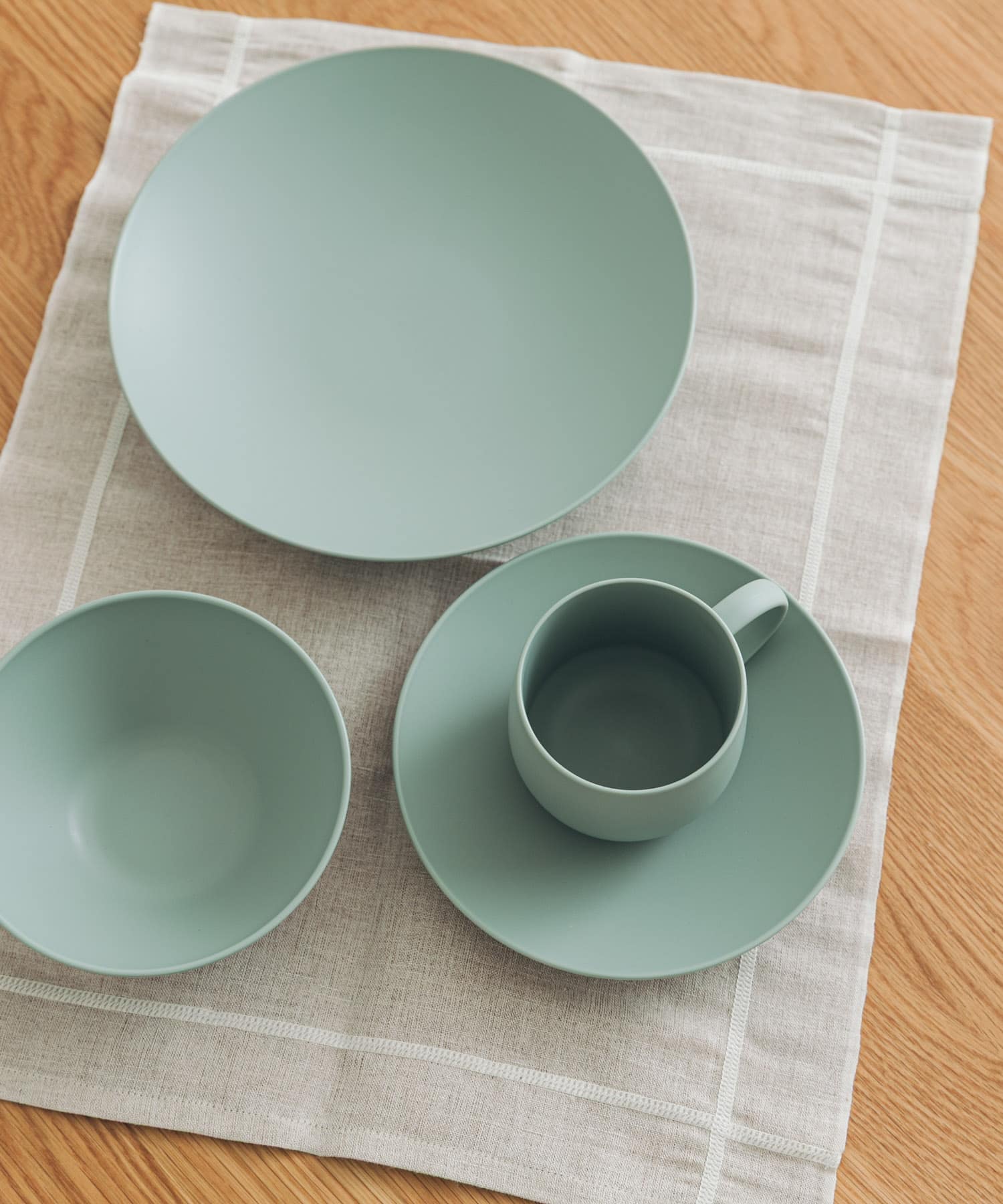 DOORS LIVING PRODUCTS　tsugi プレート180 セージ -