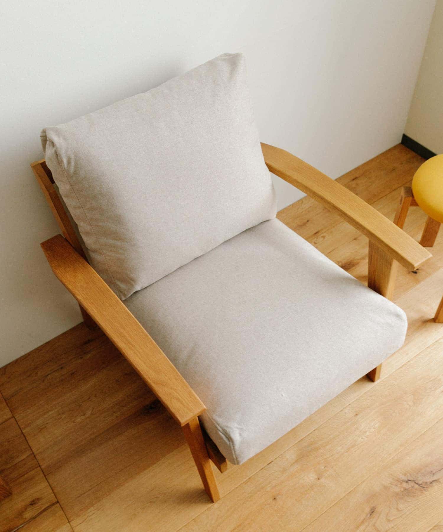 BOTHY Modern Sofa 1P オーク無垢材(- ベージュ): 家具｜URBAN