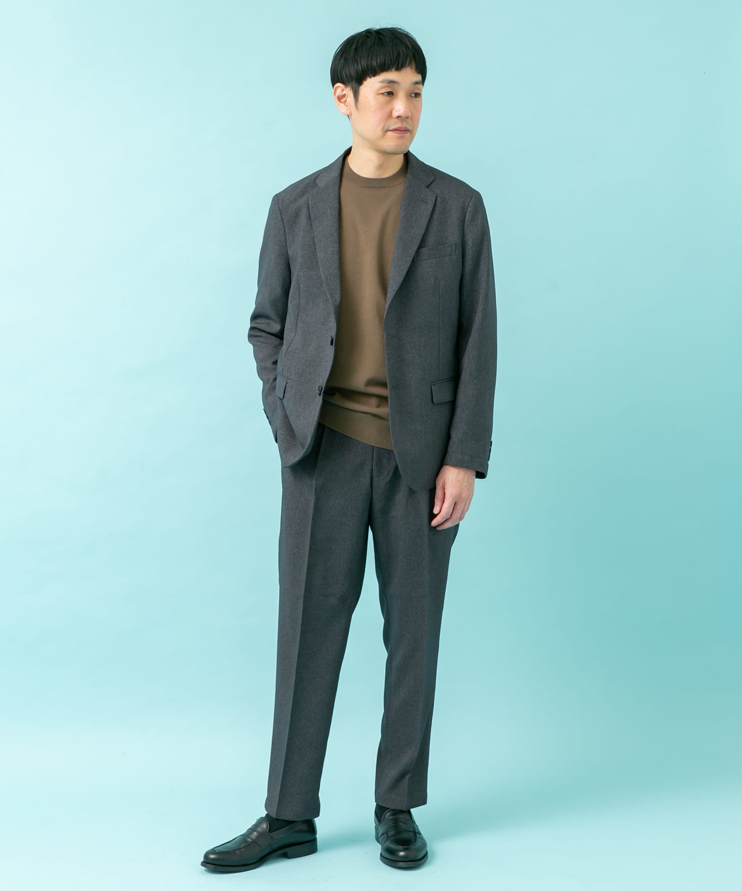 GRAY