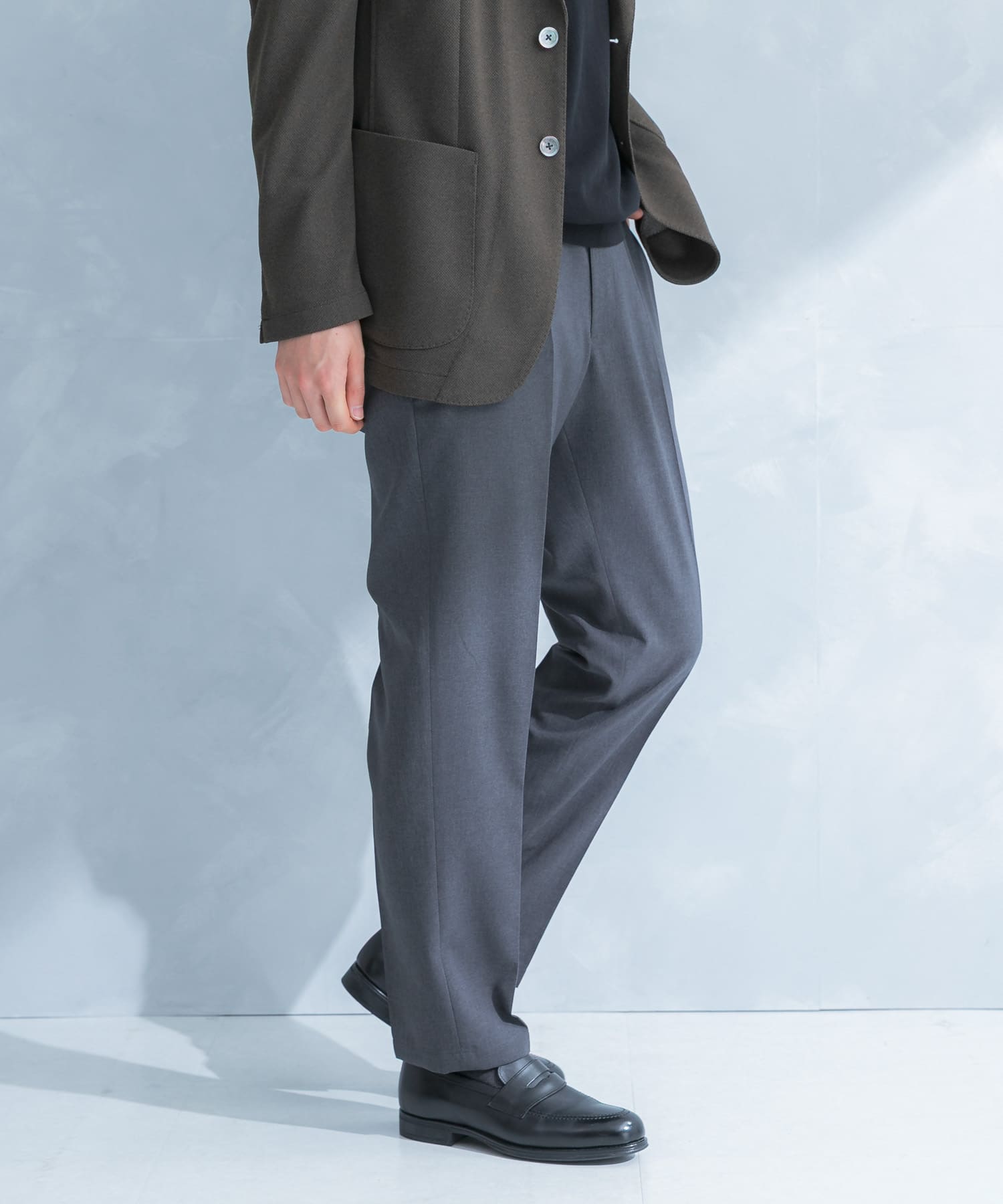 GRAY