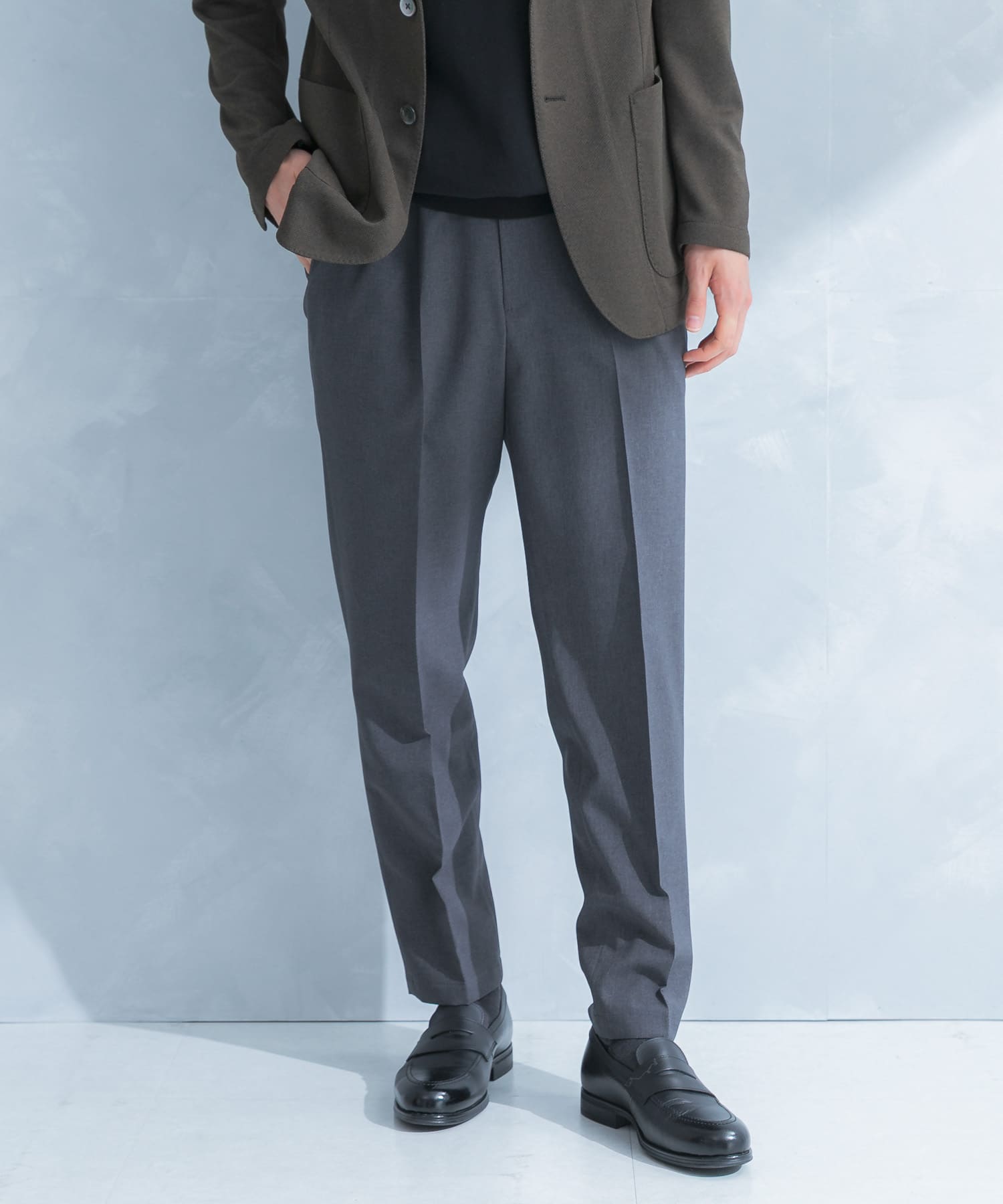 GRAY