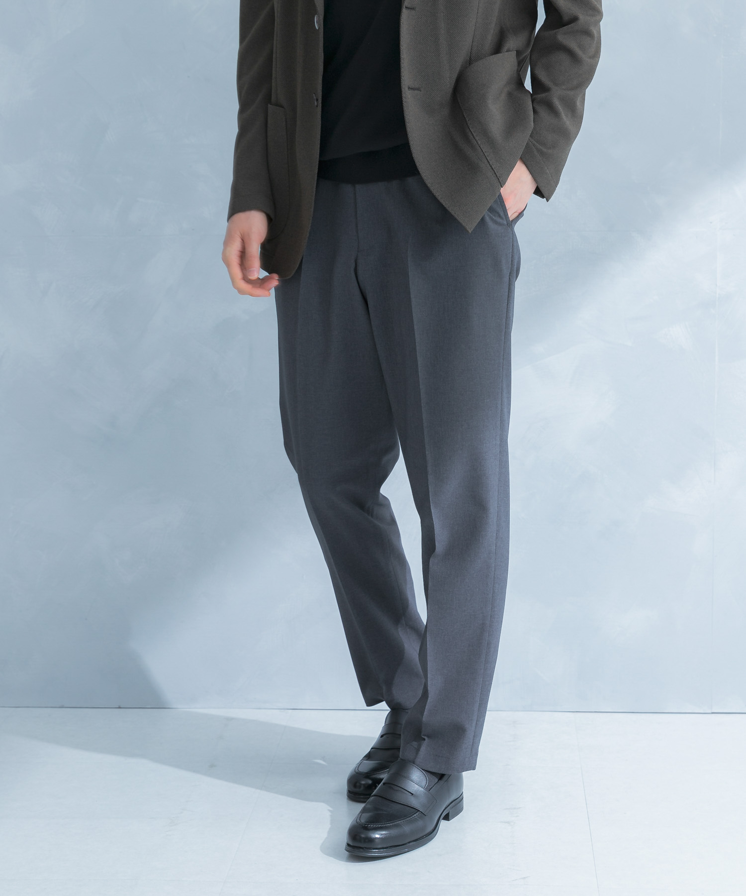 GRAY