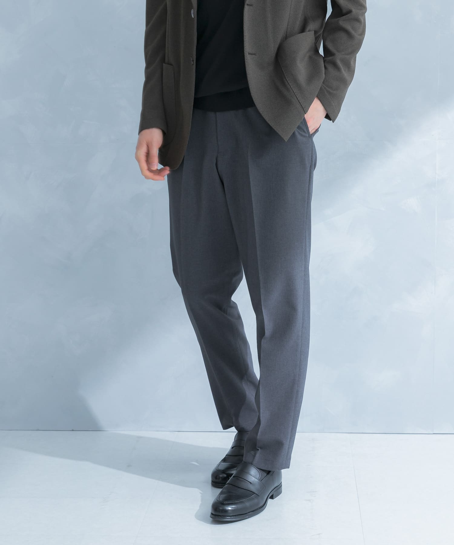 GRAY