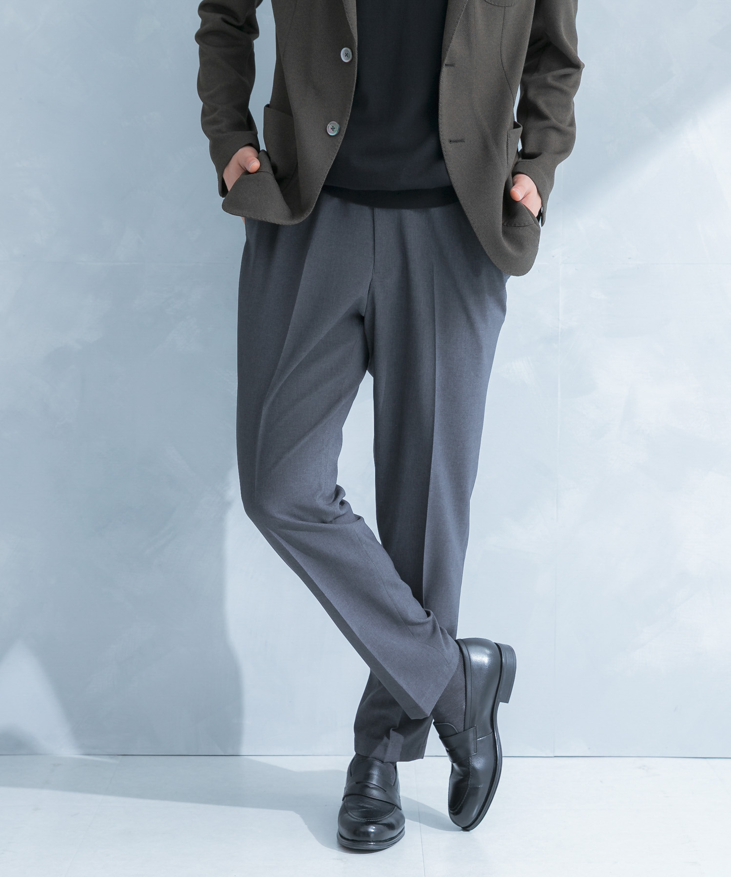 GRAY
