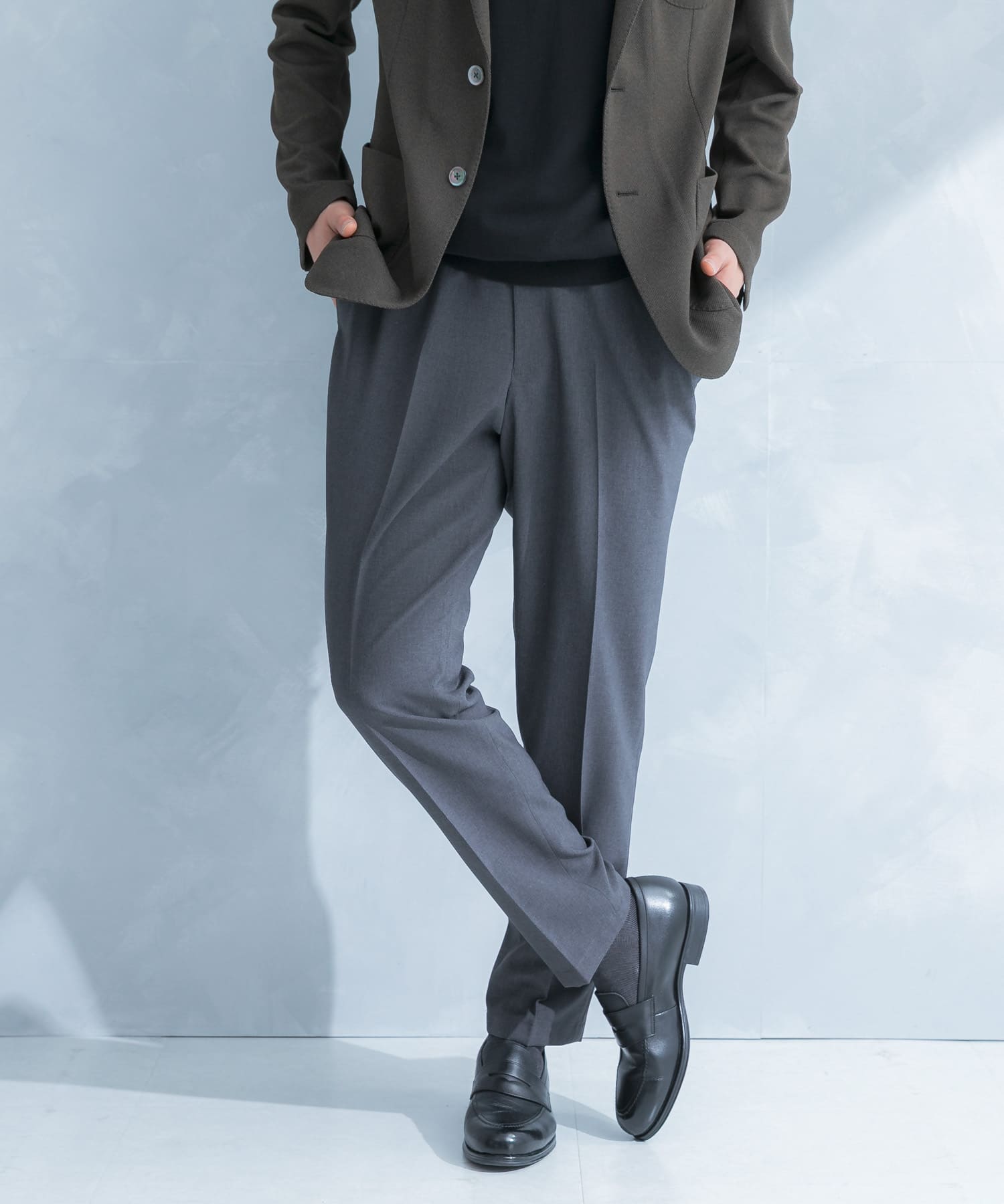 GRAY